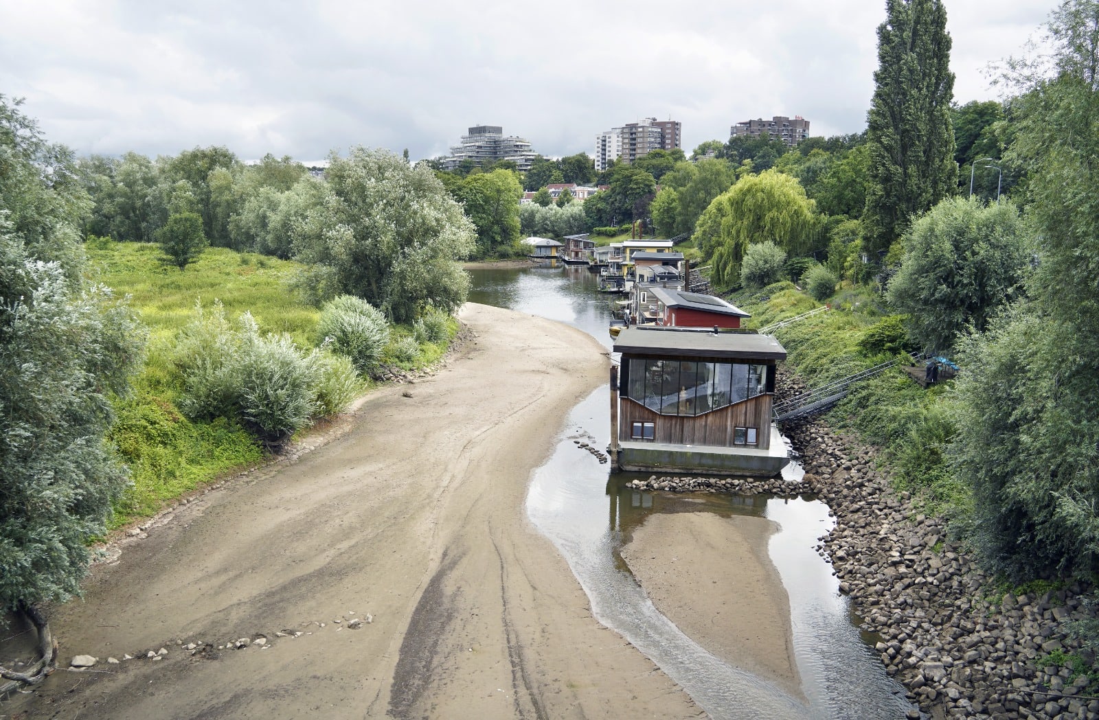 Komt er straks nog water uit de kraan? Schaarste door droogte in Nederland
