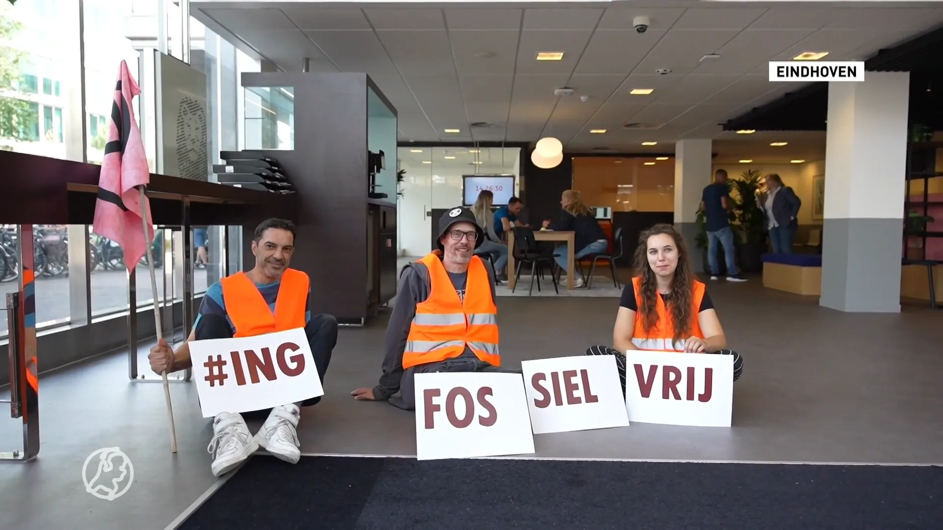 Extinction Rebellion voert actie bij negen ING-kantoren