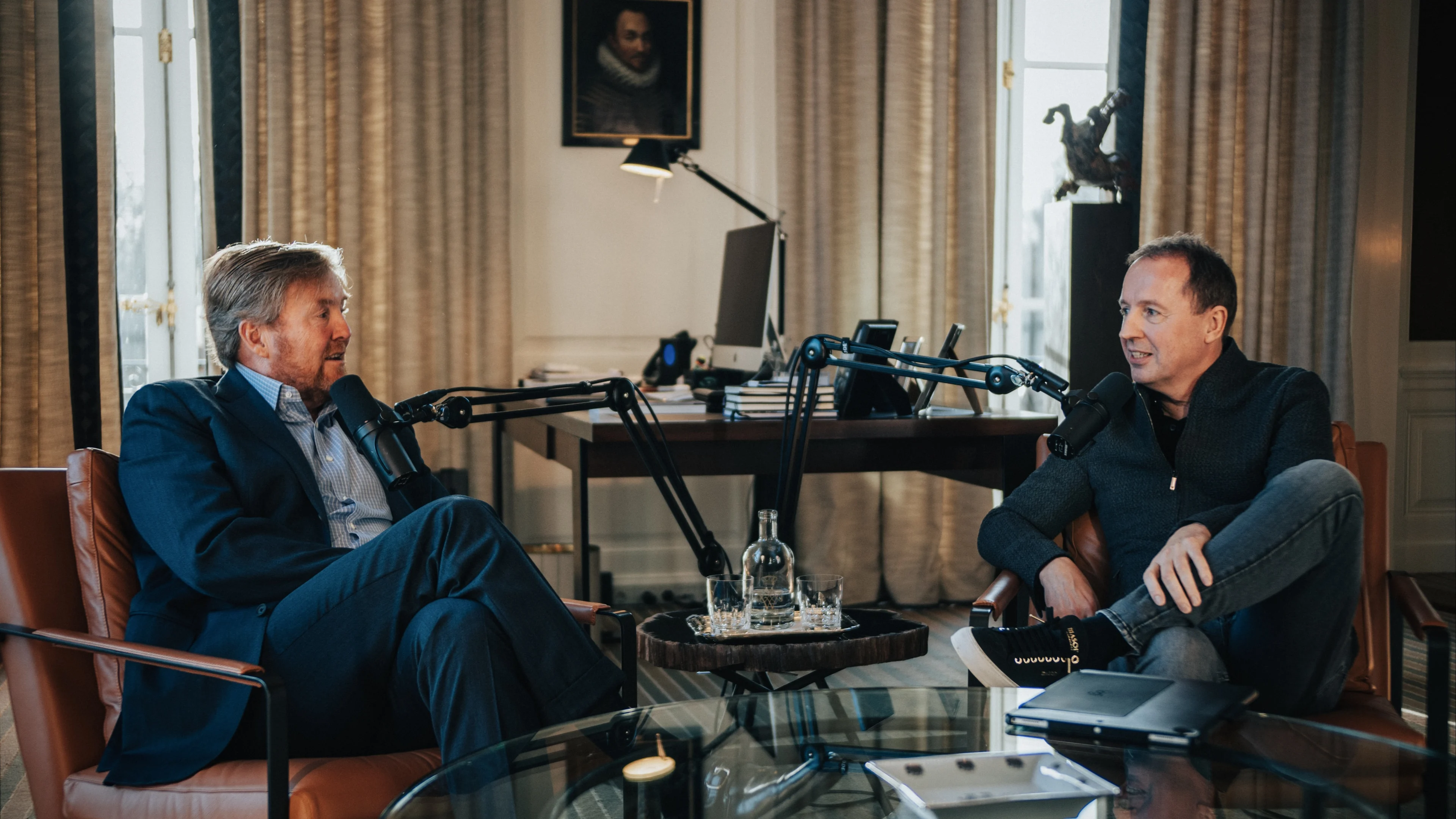 Koning geeft fout toe in podcast over 10 jaar koningschap met Edwin Evers