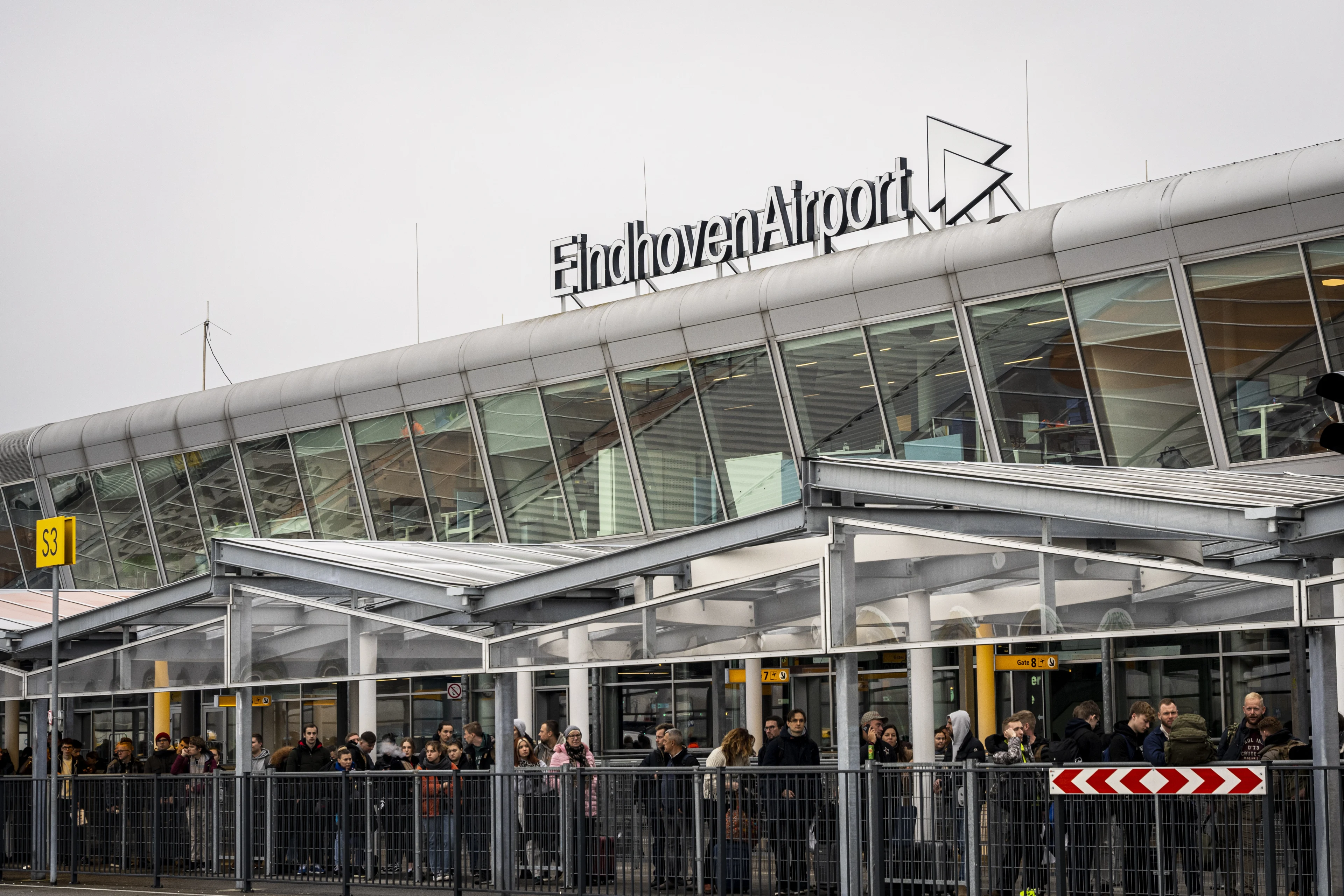 Einde in zicht bij vertragingen en omleidingen om mist Eindhoven Airport