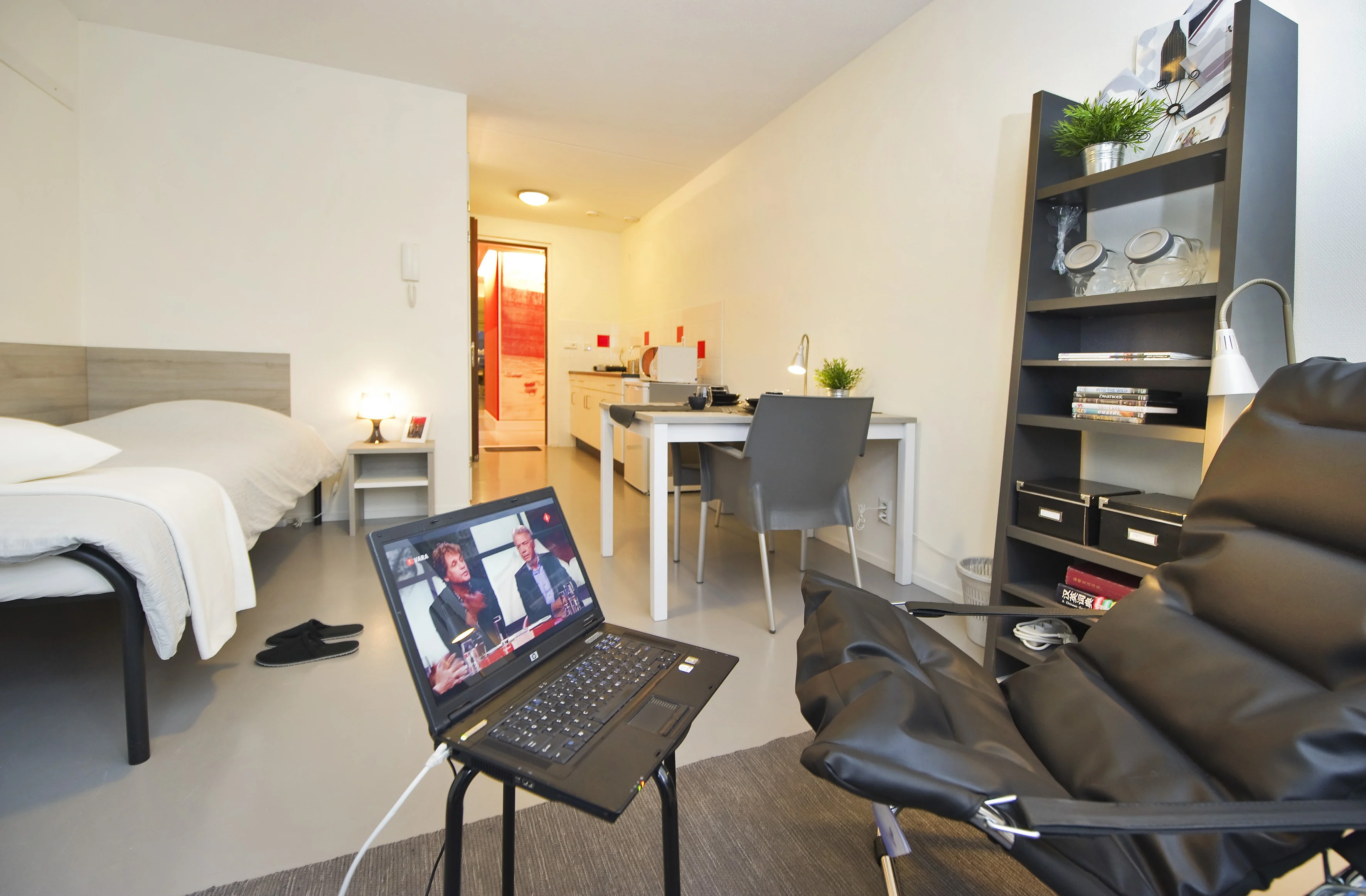 Minder mensen kwamen vorig jaar naar Nederland, vooral aantal kennismigranten gedaald