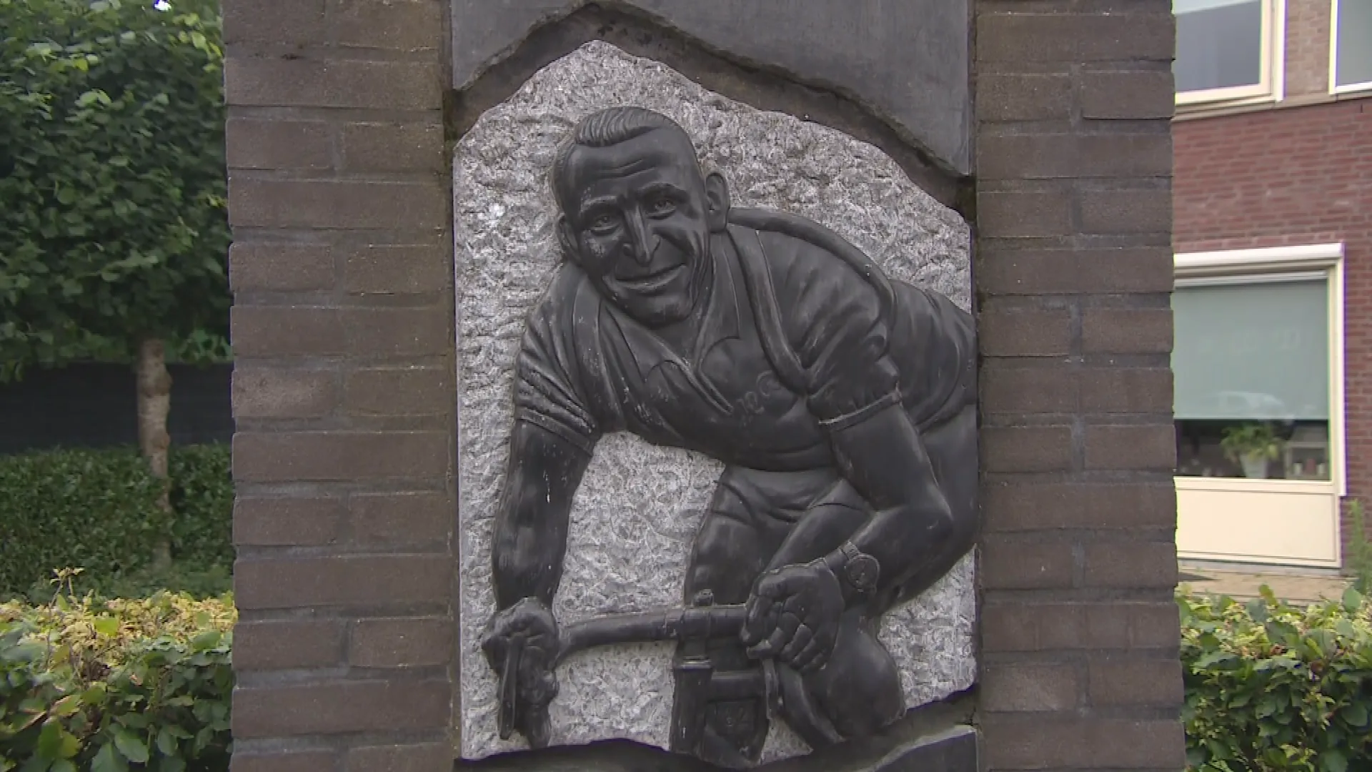 Precies 70 jaar geleden veroverde Wim van Est als eerste Nederlander de gele trui