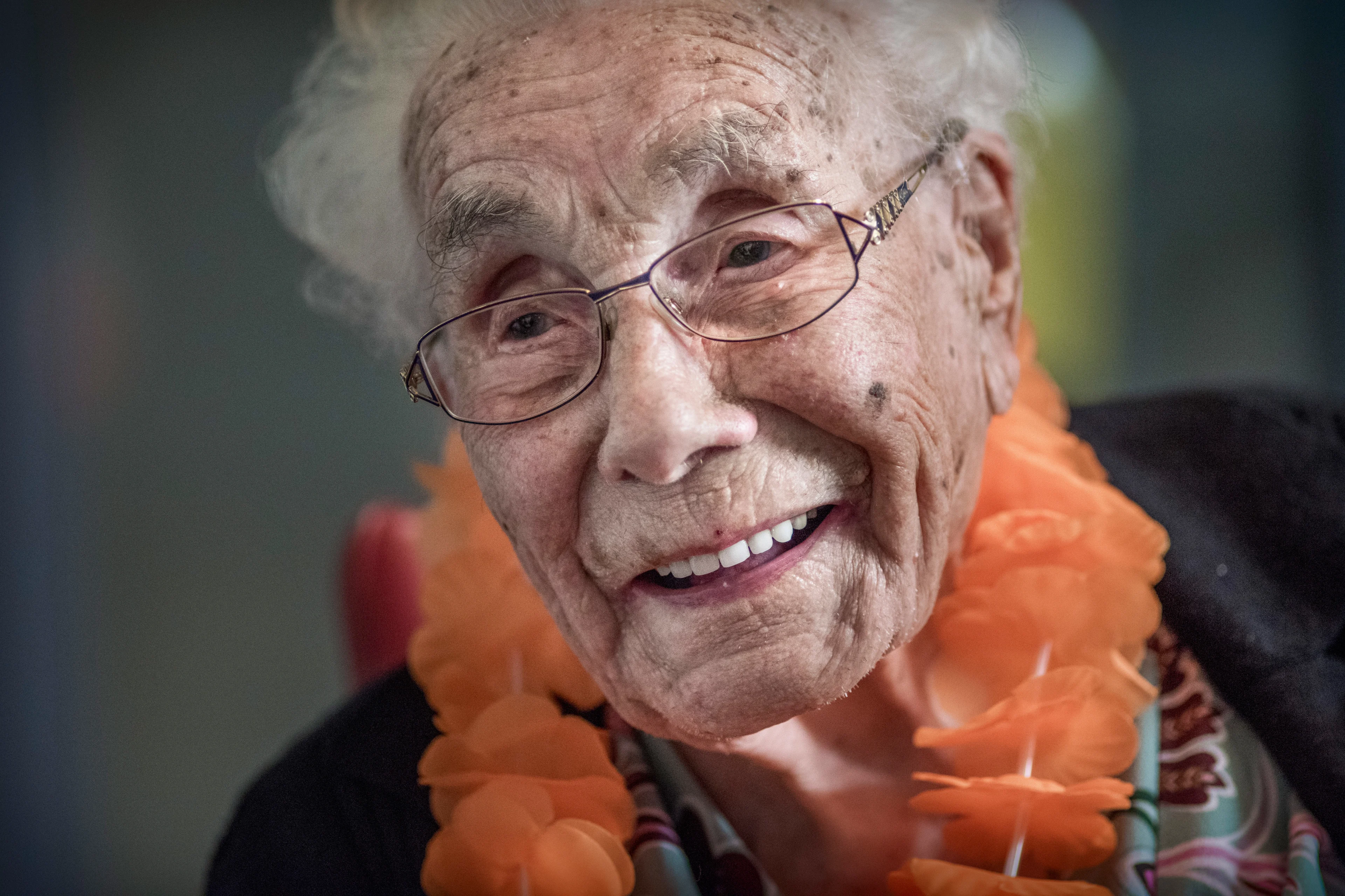 Lang zal ze leven: oudste inwoner van Nederland viert 110e verjaardag