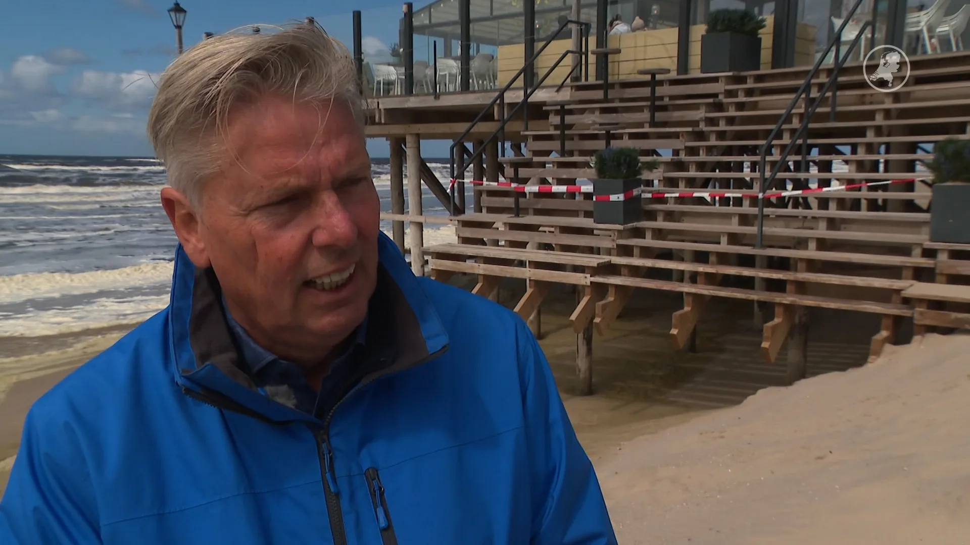 Meters aan zand weg: strandtent dreigt onbereikbaar te worden