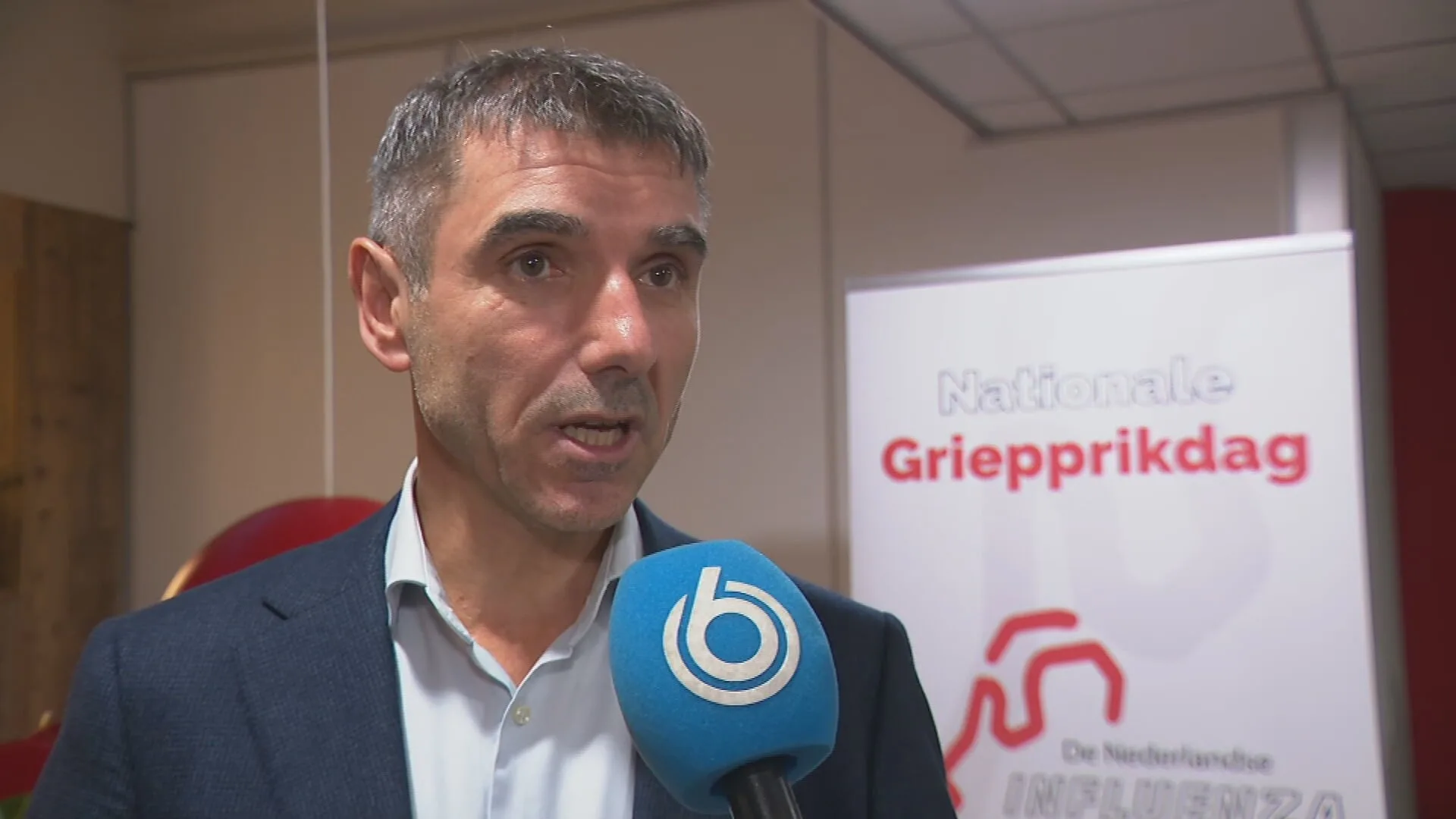 Blokhuis buigt zich over de vraag: moeten kinderen ook een griepprik? 