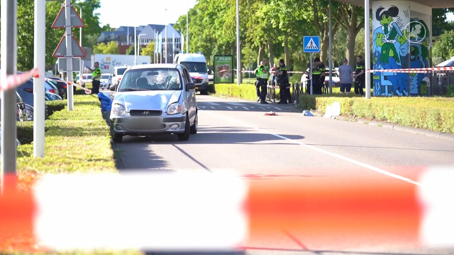 Vrouw (57) naar ziekenhuis na aanrijding op zebrapad in Spijkenisse