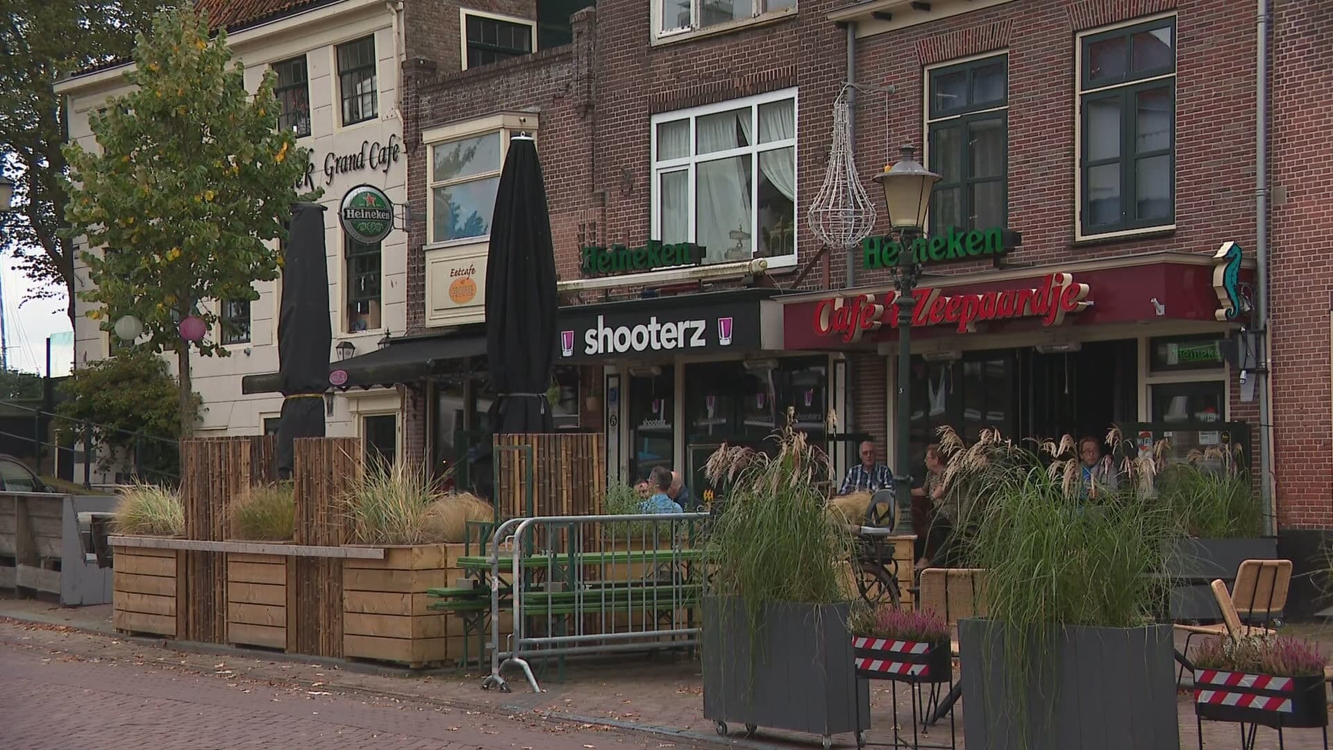 Café in Medemblik waarschijnlijk geroyeerd door Koninklijke Horeca Nederland na 'gijzeling' boa's