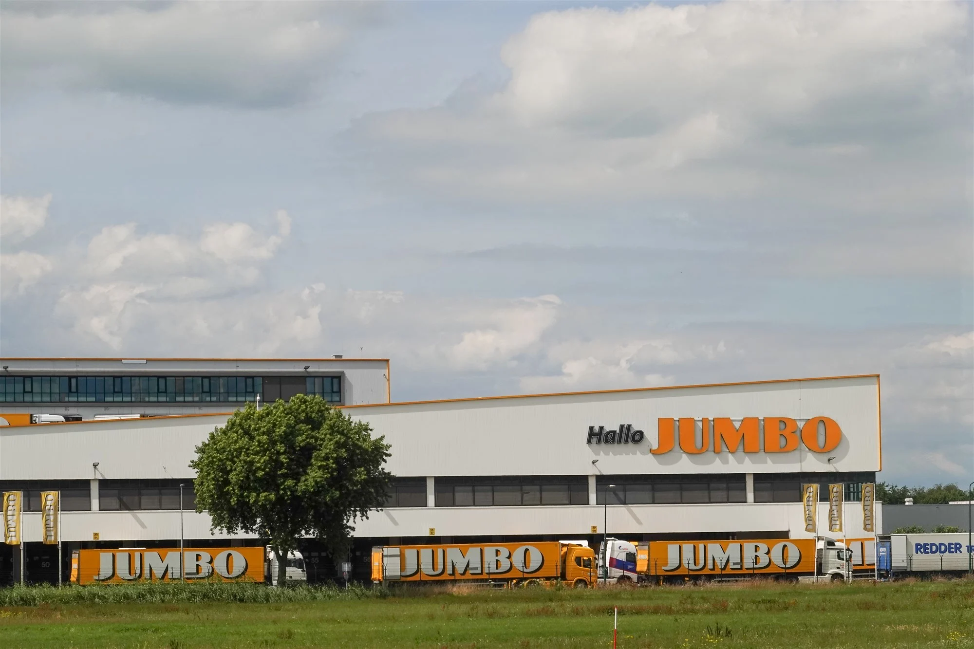 Boze boeren vertrekken weer bij distributiecentrum Jumbo Woerden