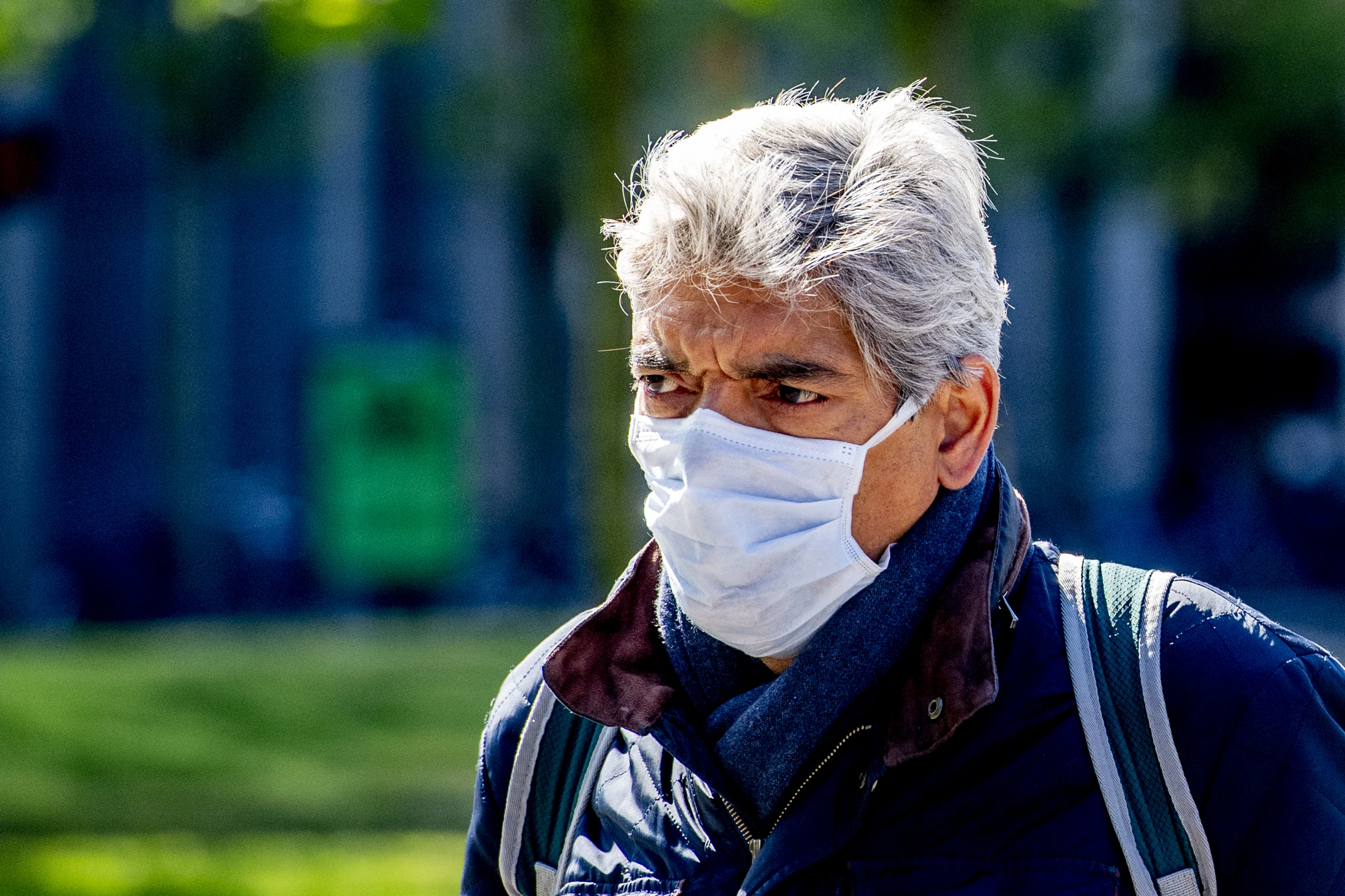 HEMA gaat mondkapjes verkopen op stations