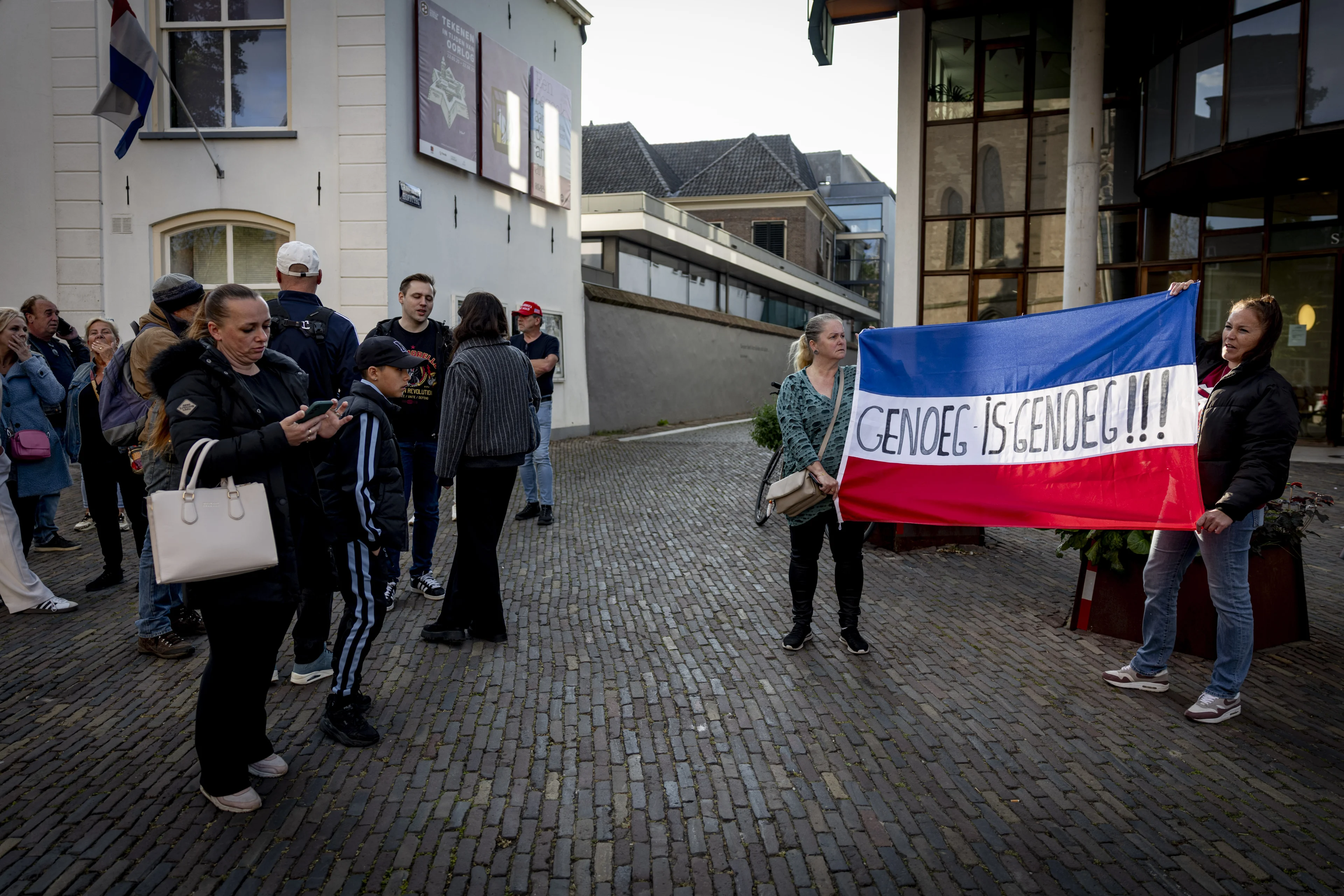 Asielopvang Gelderland loopt vast: drie gemeenten haken af of stellen uit