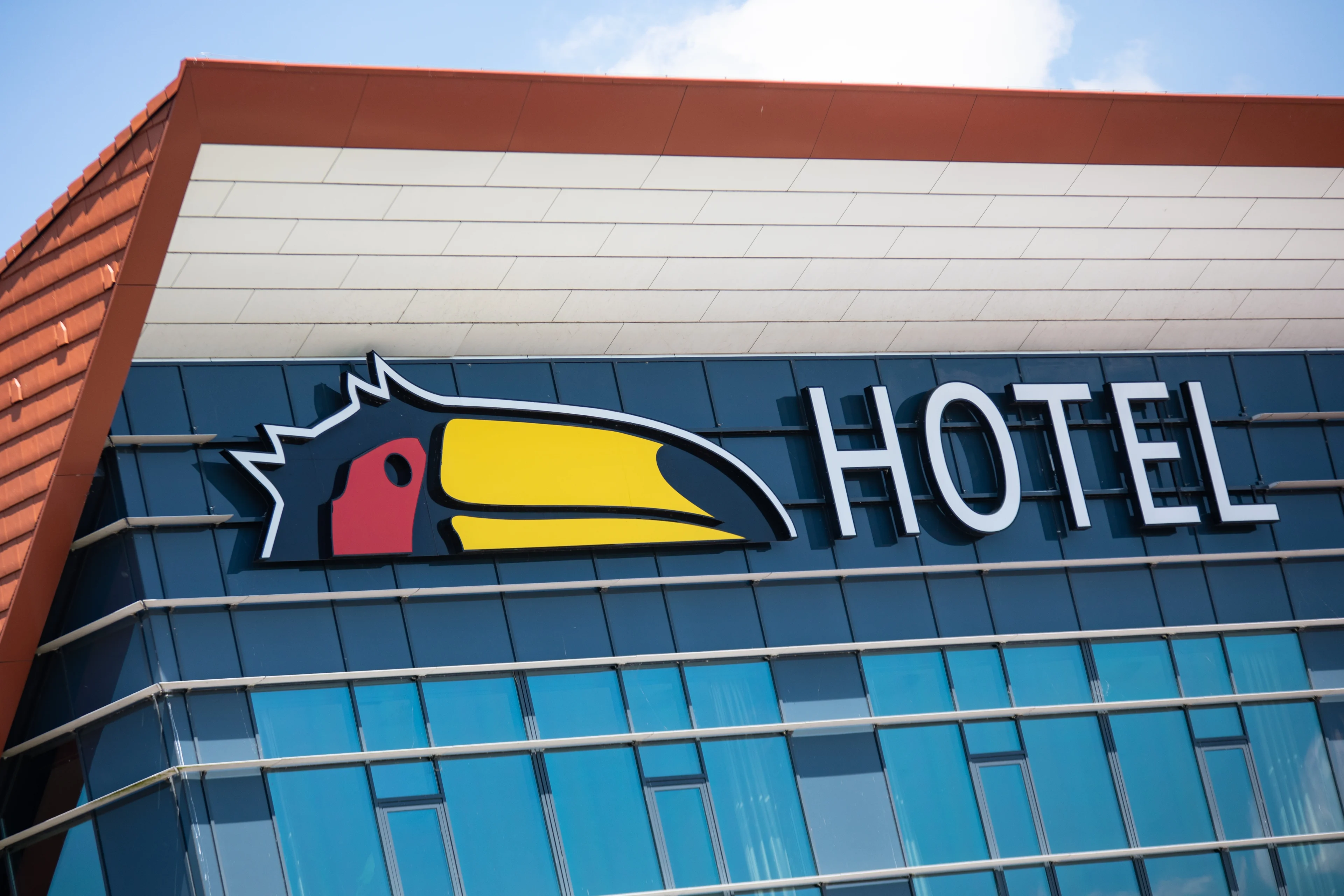 Meerdere gemeenten verrast door opvang statushouders in Van der Valk-hotels