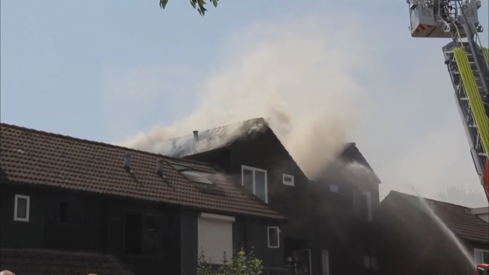 Meerdere woningen ingestort na grote brand in Nieuwegein