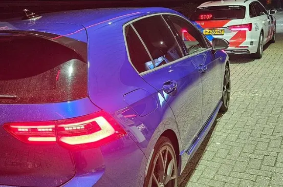 21-jarige rijdt 2 keer zo hard: rijbewijs kwijt en verplicht op cursus