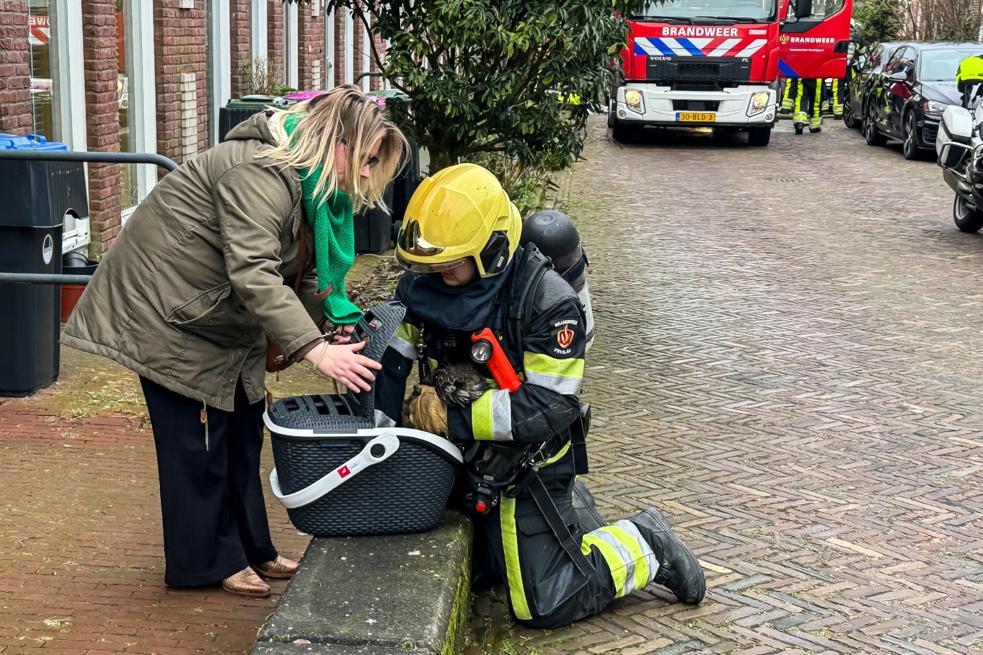 Man gewond bij brand in Leeuwarden, kat gered
