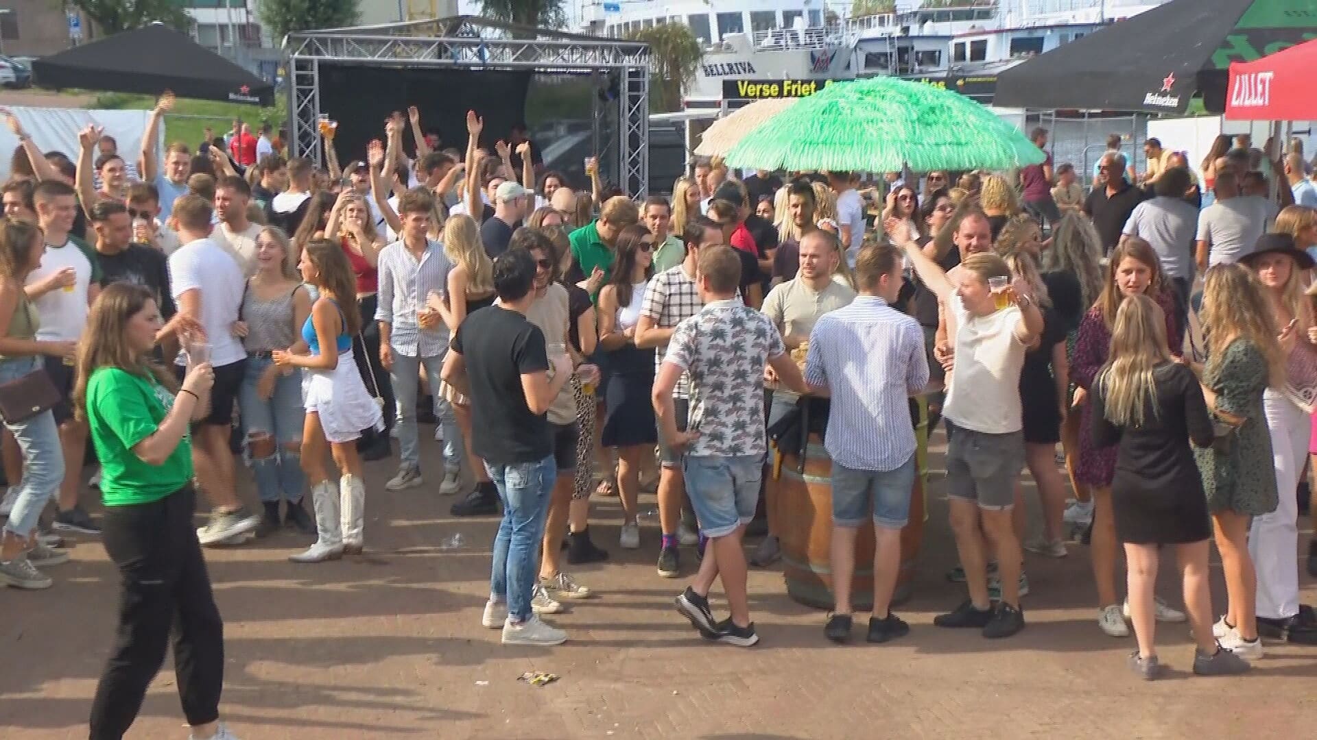 Iedereen gaat los op de Loswal in Grave: 'klein' evenement, groot plezier