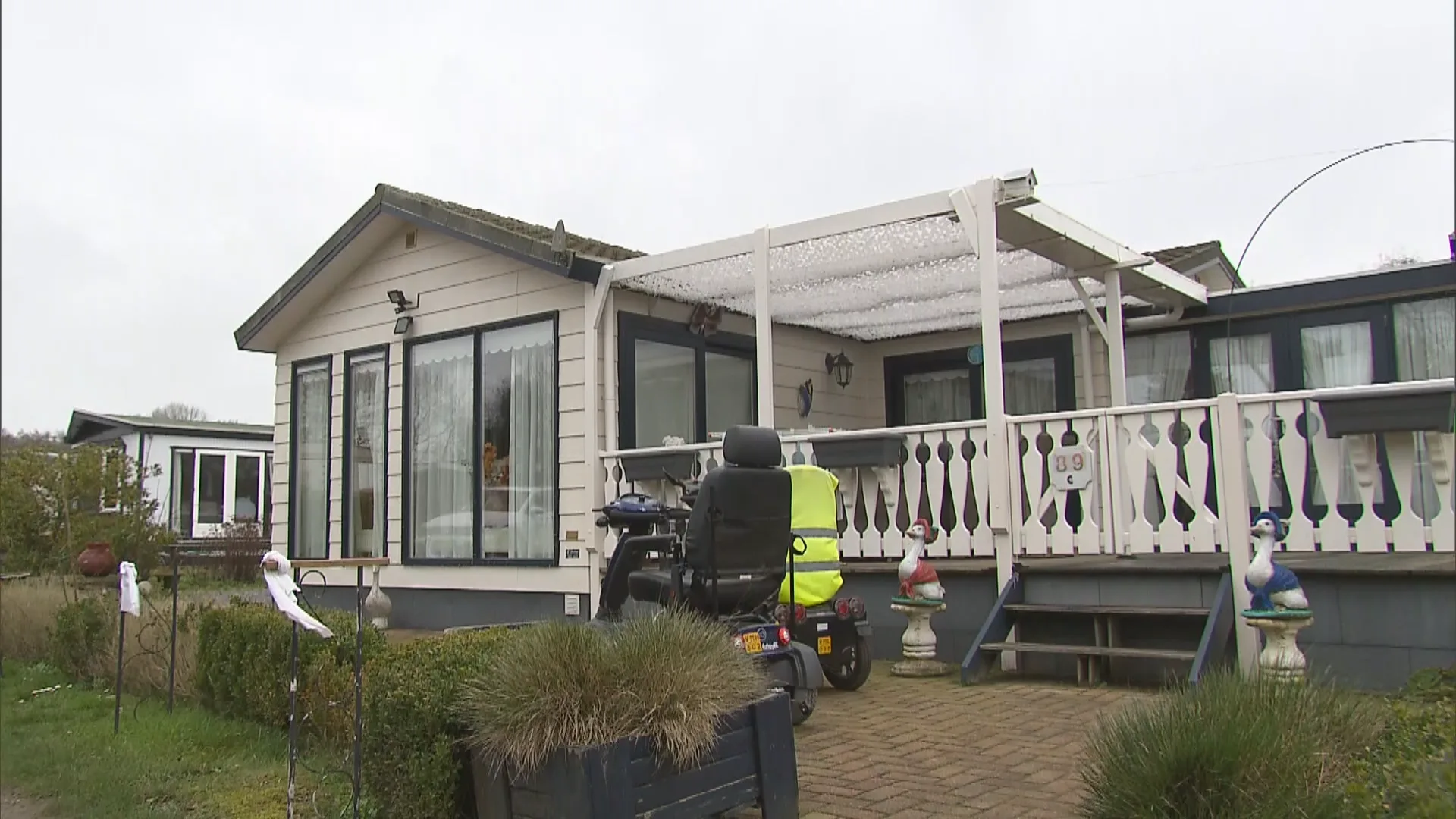 Bewoners van failliet camping Anloo afgesloten van de buitenwereld