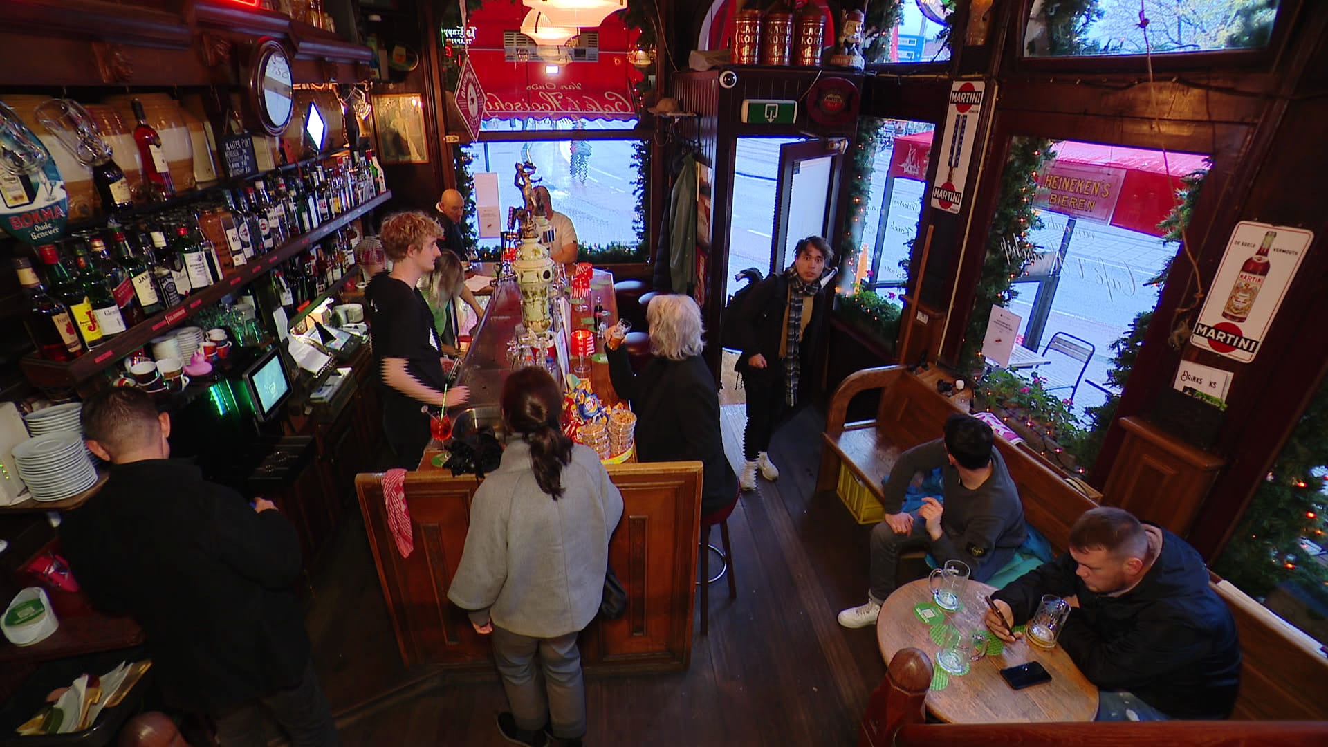 Cafés in zwaar weer: restaurants en cateringbedrijven komen in de plaats