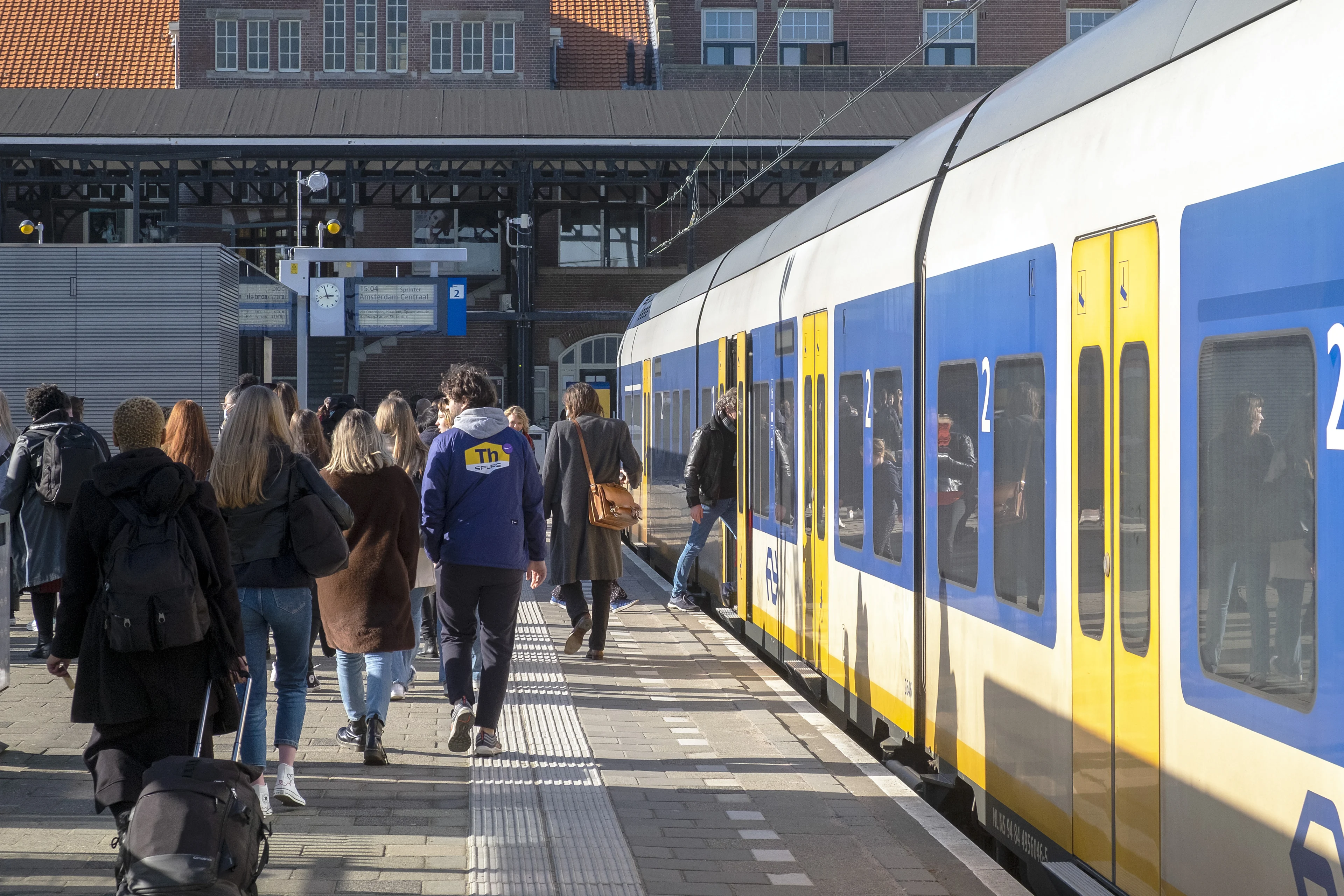Meer reizigers in de trein, toch lijdt NS opnieuw fors verlies