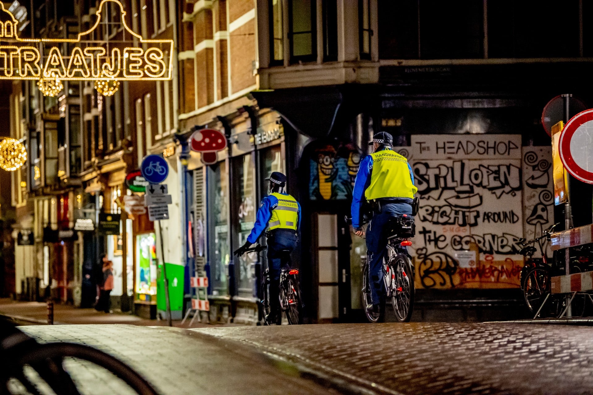 Kabinet overweegt avondklok, maar politiek draagvlak is nog onvoldoende