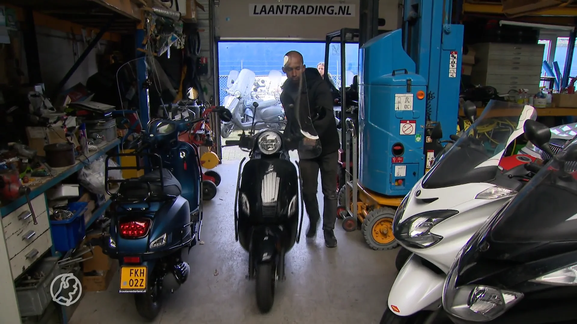 Drukte bij scooterzaken na ingaan nieuwe regels, iedereen wil snorscooter laten opvoeren