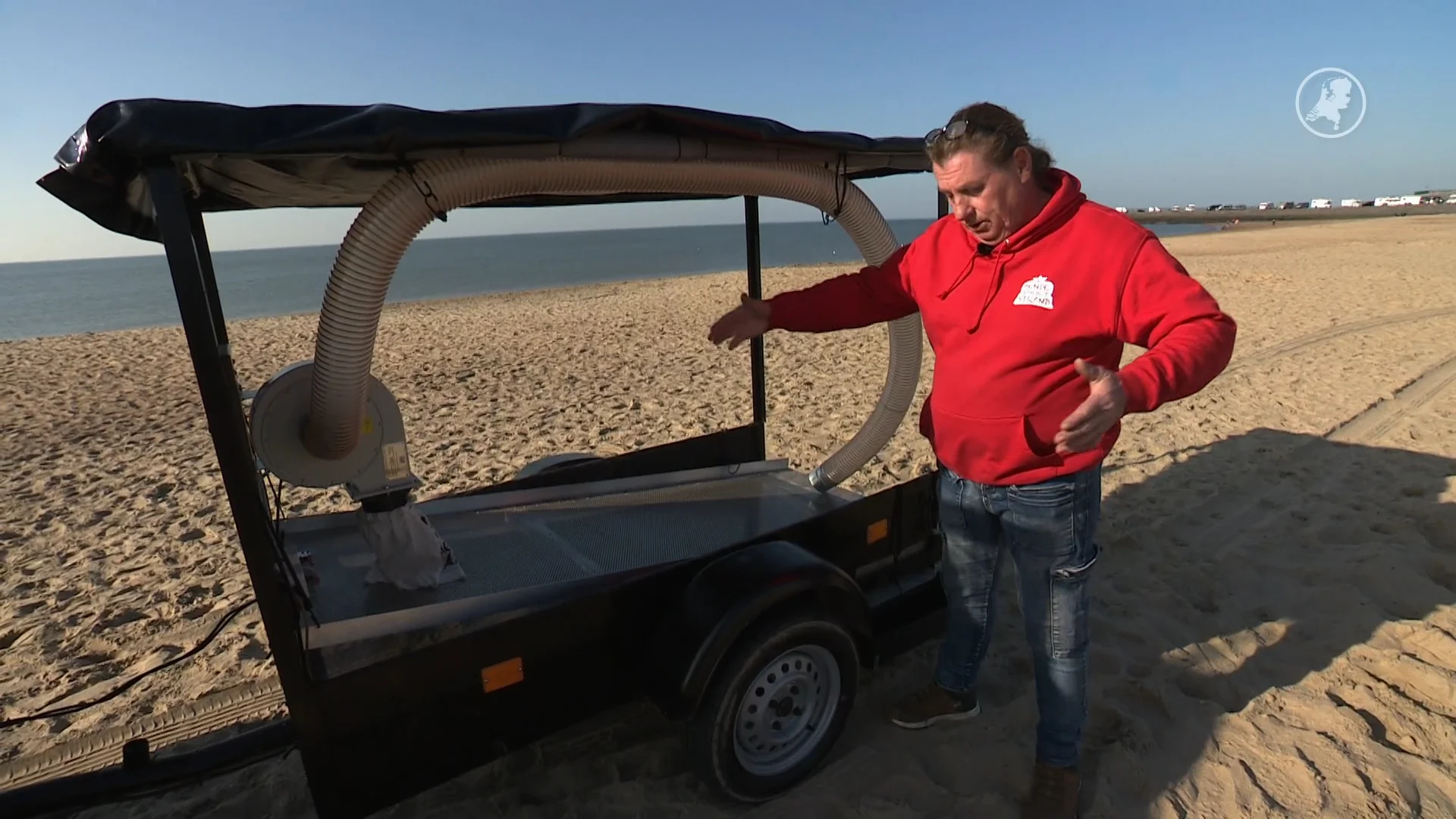 Eriks speciale stofzuiger moet stranden redden van plastic vervuiling