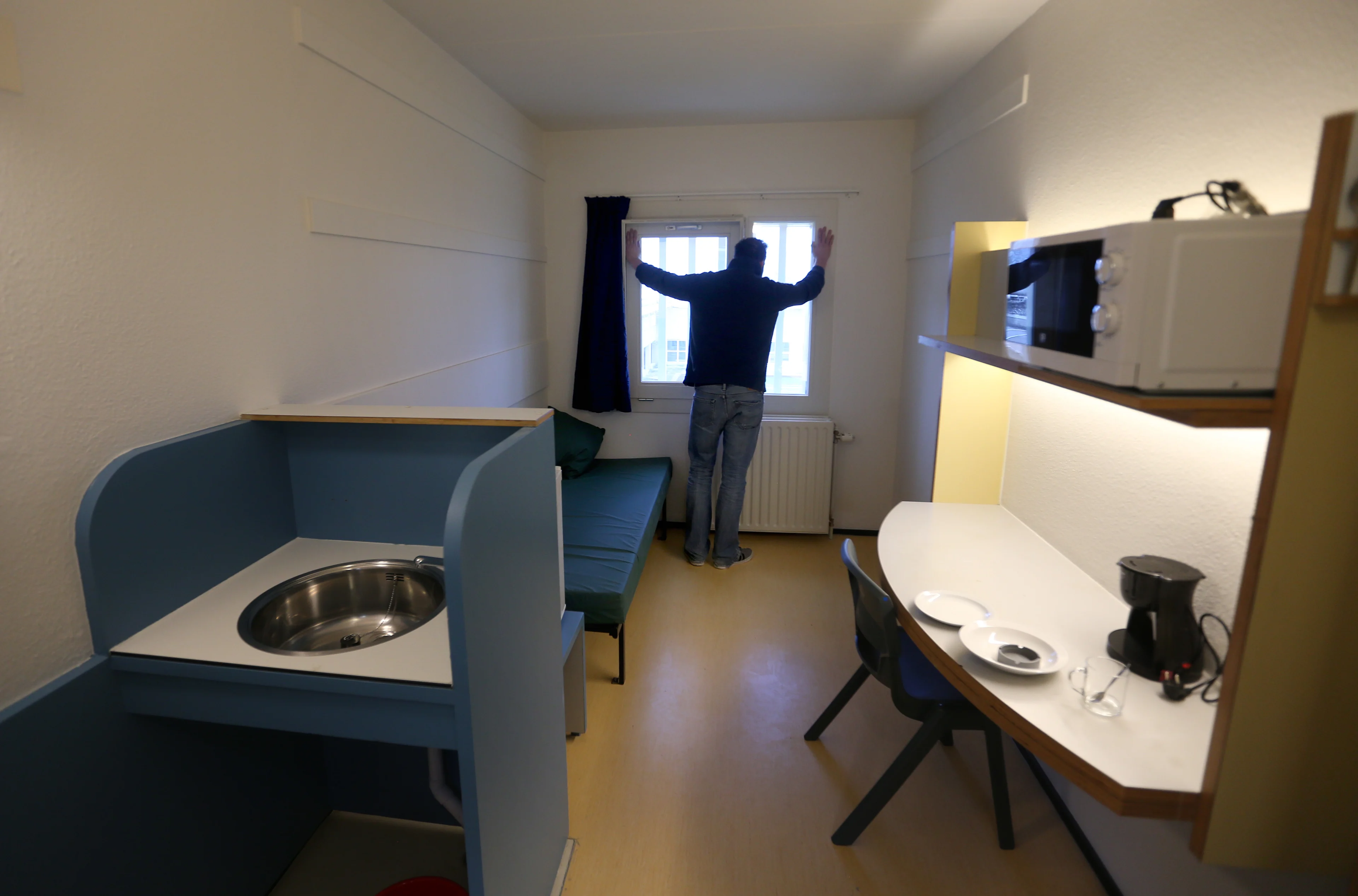 'Dat het testbeleid in gevangenissen en tbs-klinieken hetzelfde is als buiten slaat nergens op'