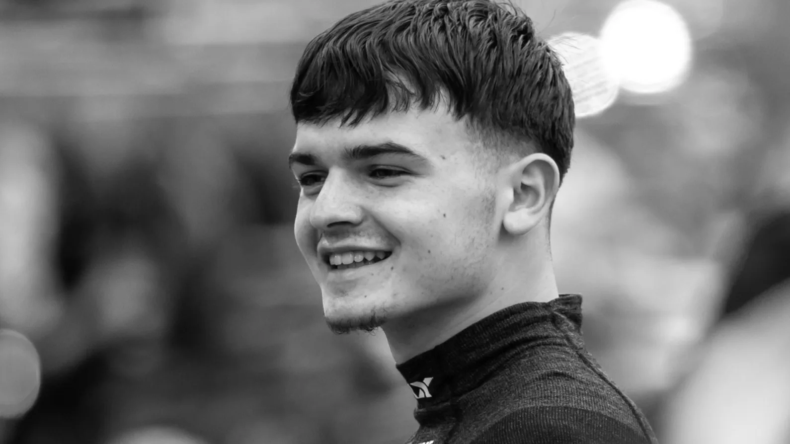 Groots en emotioneel afscheid voor verongelukte coureur Dilano van 't Hoff (18)