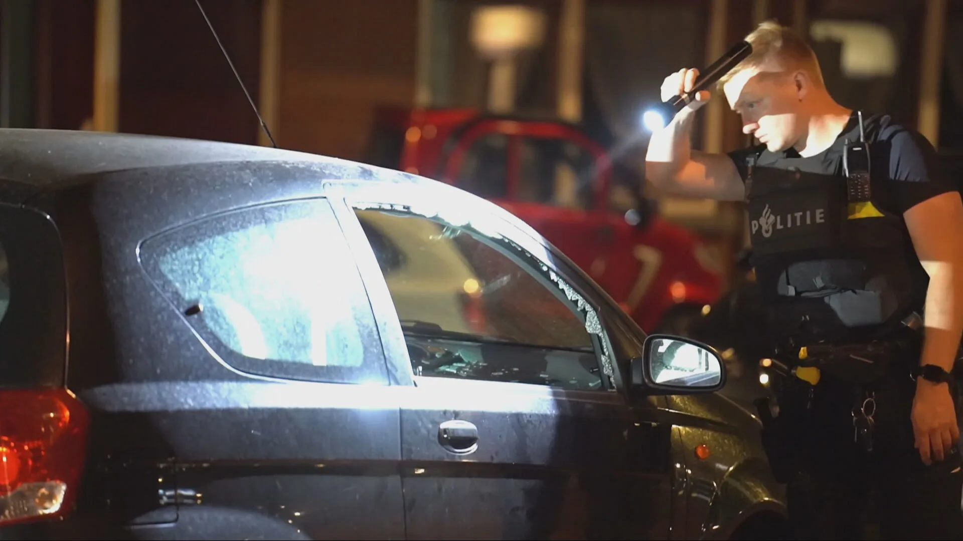 Twee gewonden bij beschieting van auto in Rotterdam