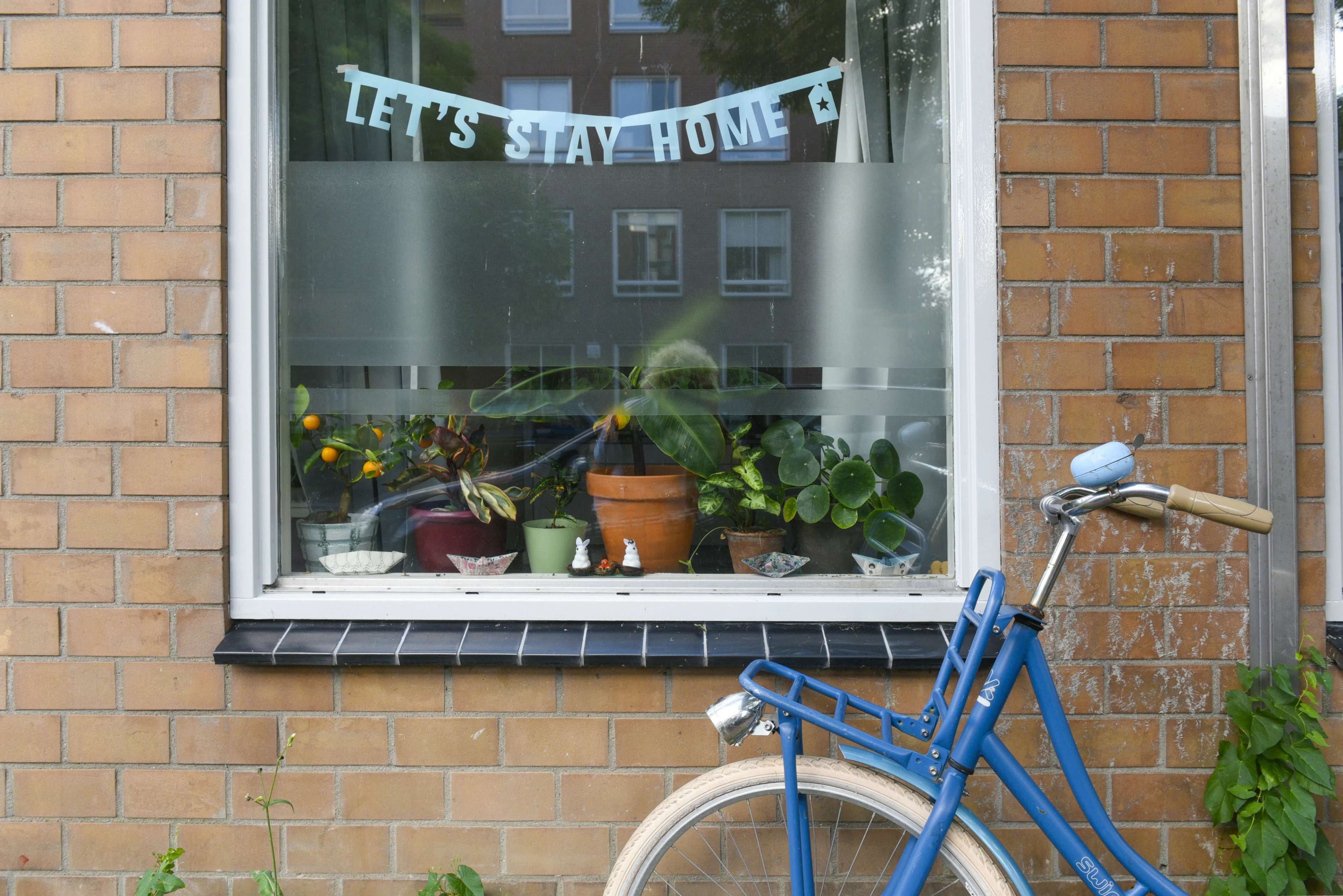 Mensen met coronaklachten laten zich wél testen, maar blijven niet thuis