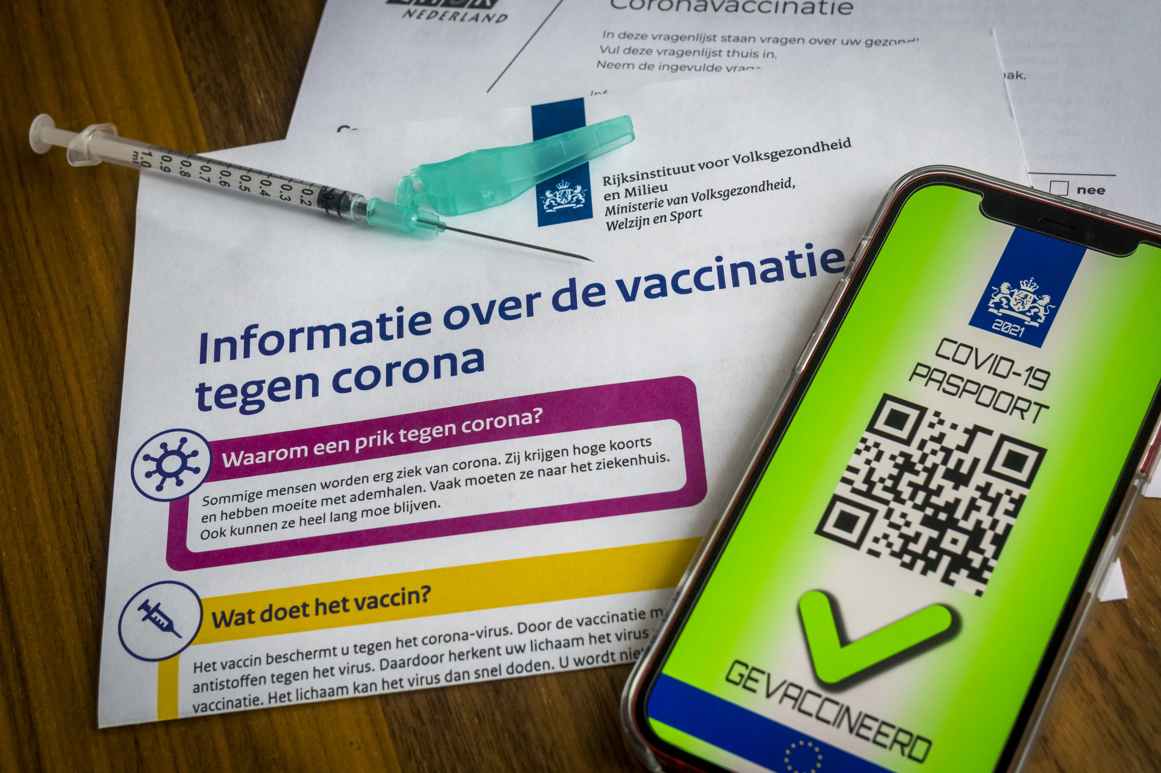 De Jonge: 1 prik moet in hele EU genoeg zijn voor coronareispas