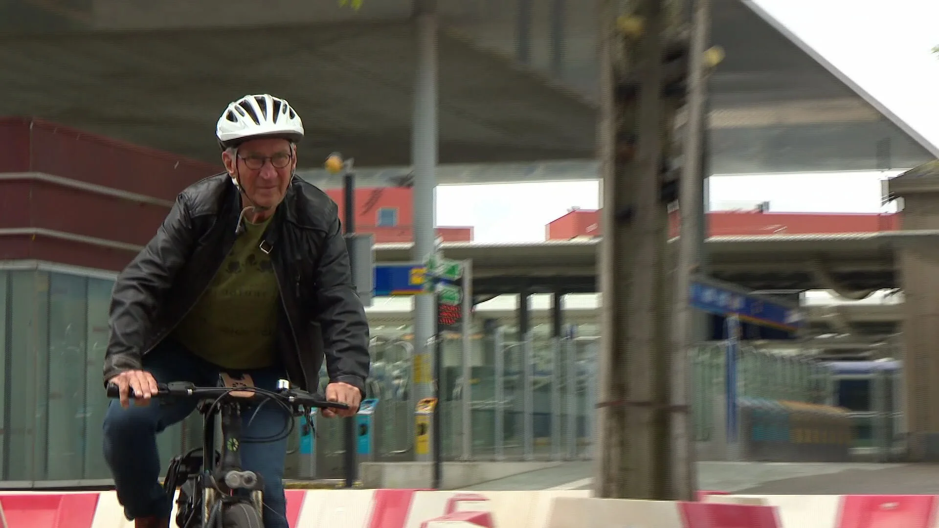 Meerderheid jongeren vindt dat 70-plussers fietsrijbewijs moeten halen