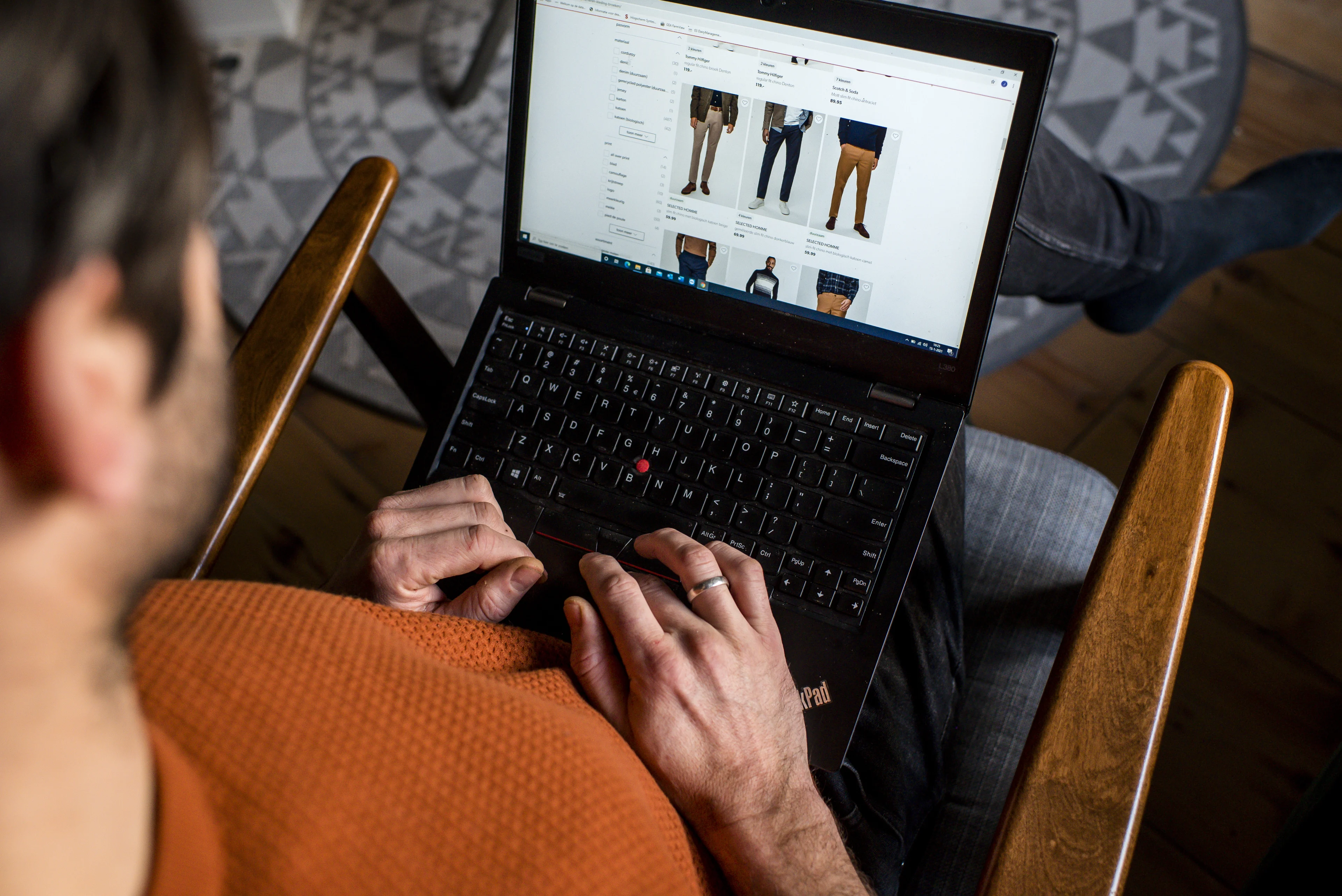 Achteraf betalen? Dan betaal je bij deze betaaldiensten snel extra