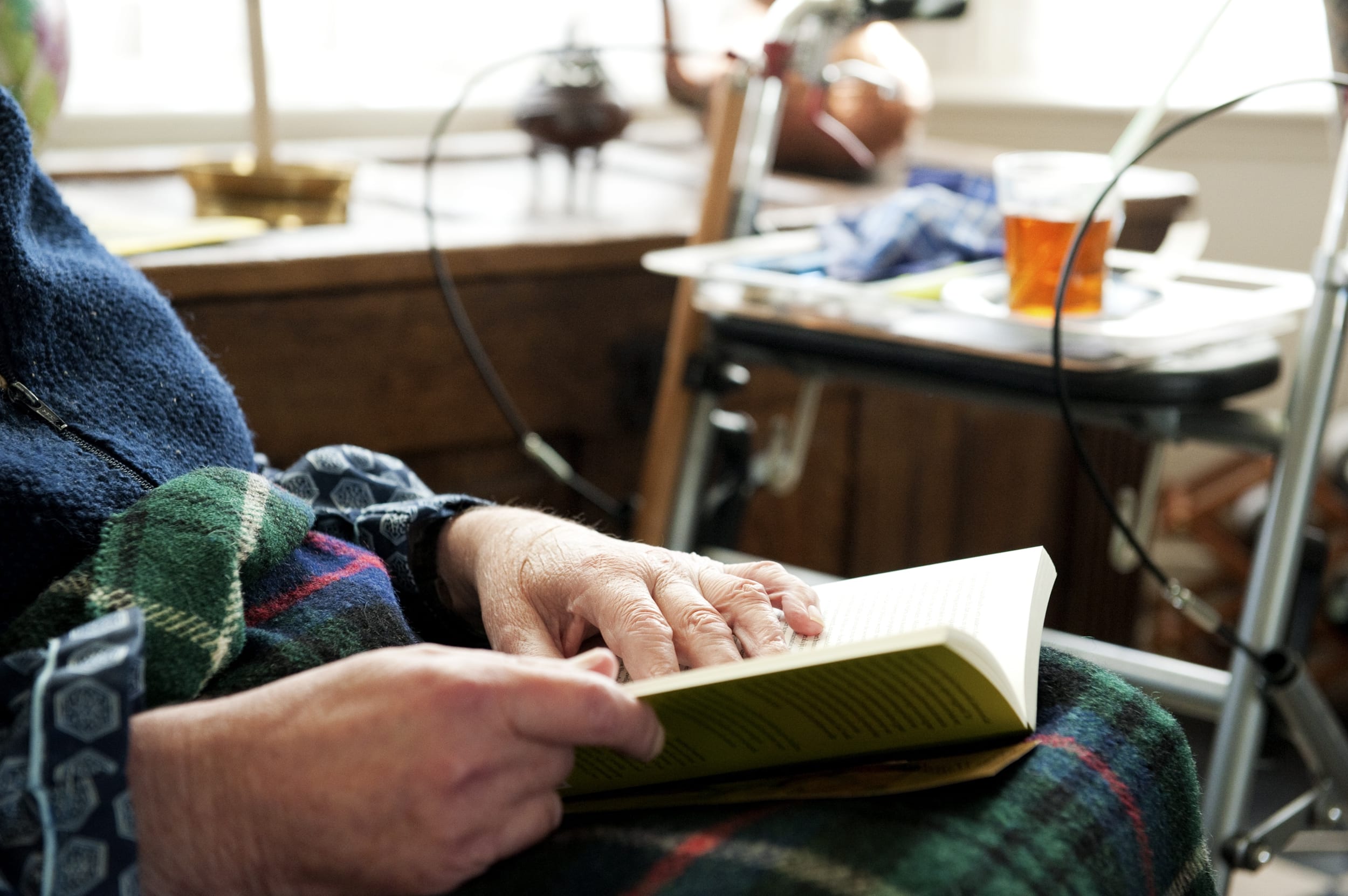 Bejaarde man (83) lange tijd uitgebuit en onder druk gezet in eigen woning