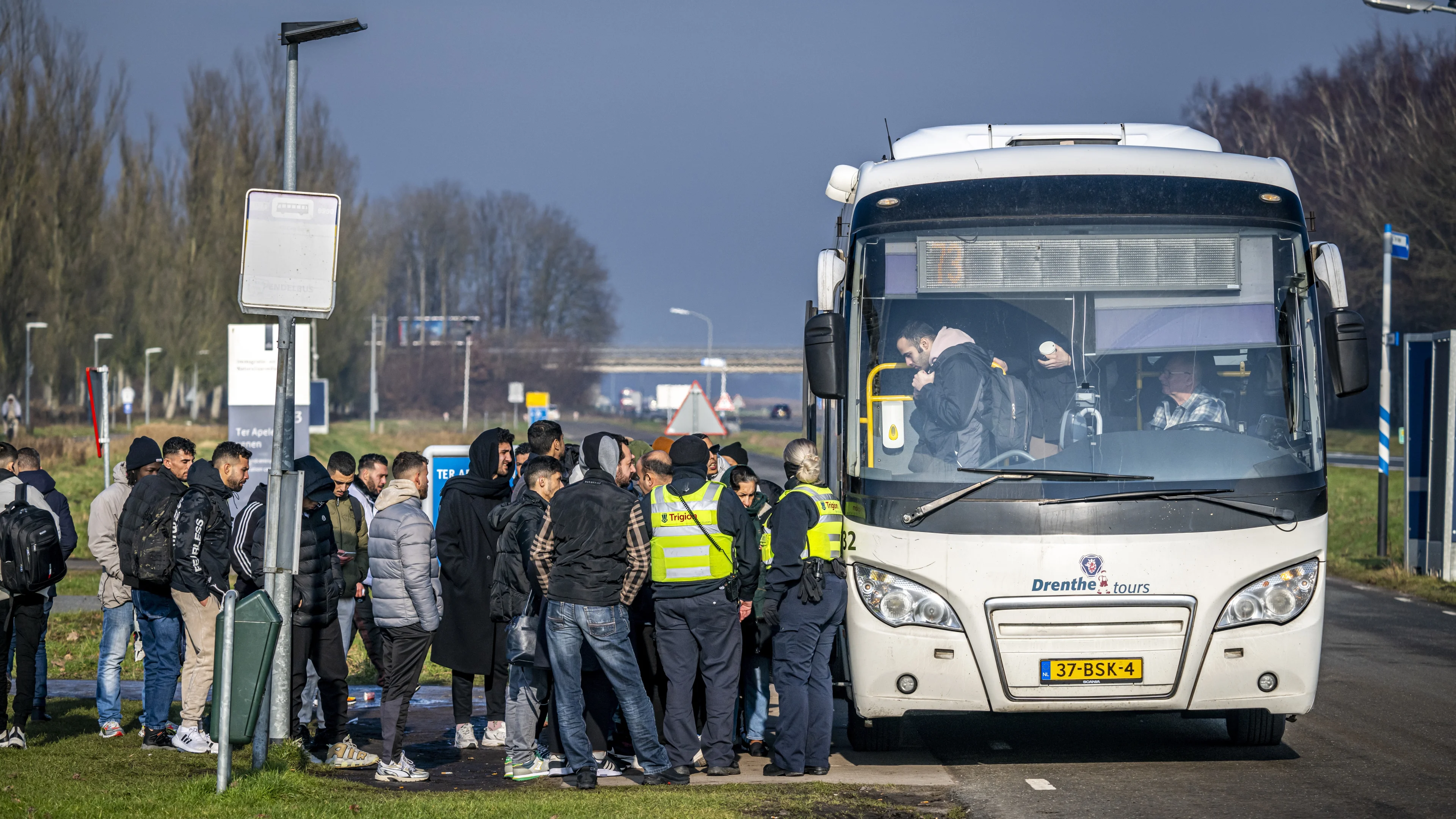 Keijzer: geen gratis pendelbus meer tussen azc Ter Apel en Emmen
