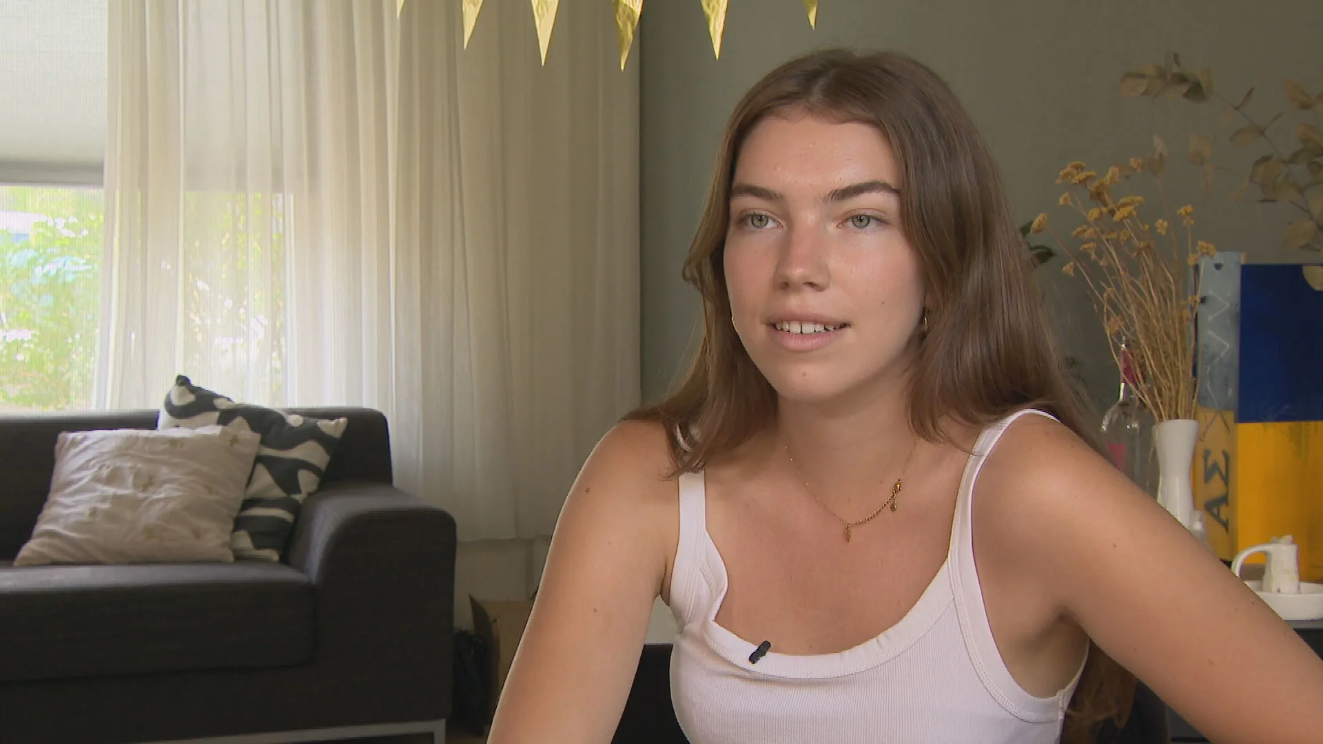 Narmada (19) stapt naar de rechter om uitsluiting van energietoeslag