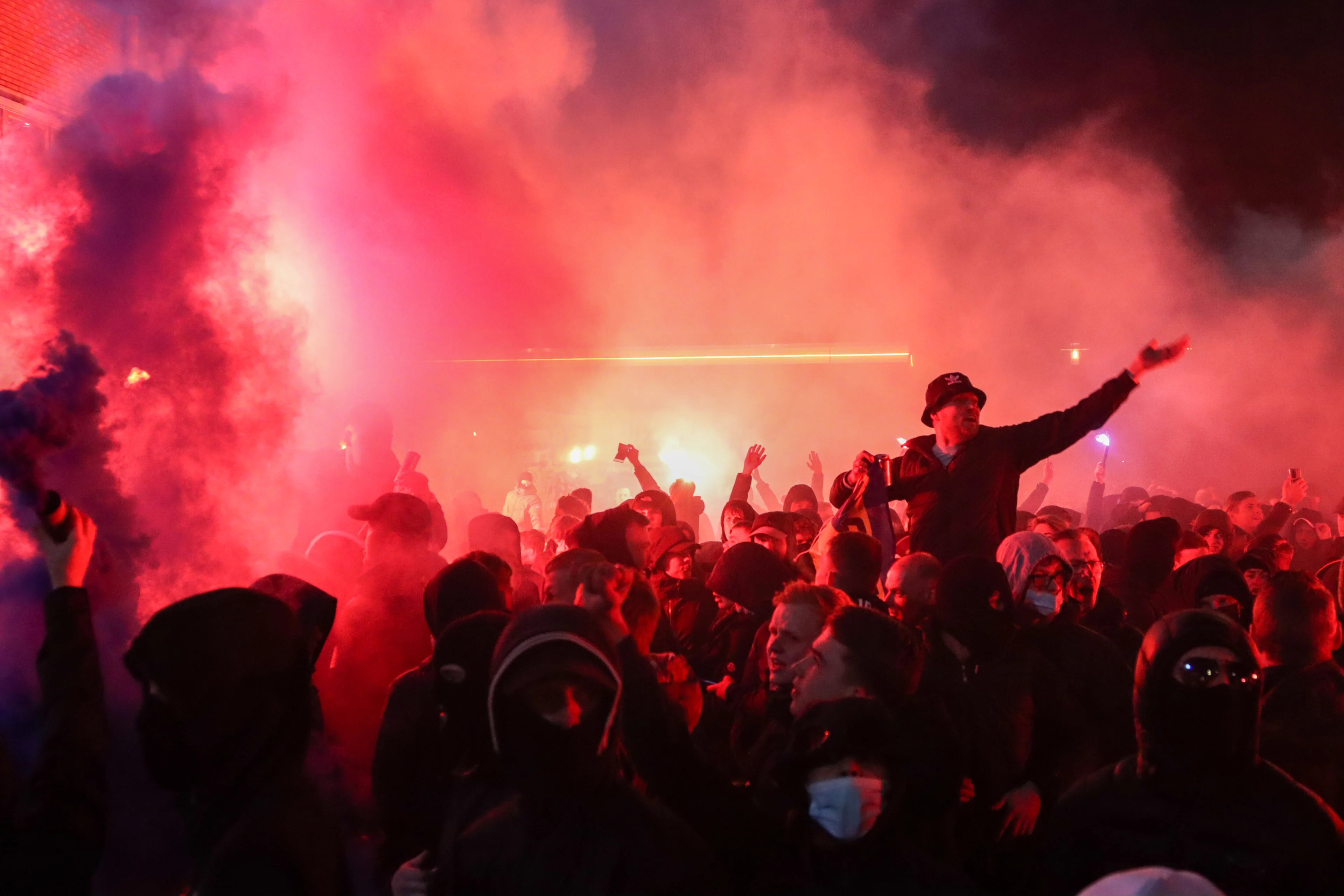 Enorme mensenmassa viert dat Cambuur Leeuwarden officieus promoveert naar Eredivisie