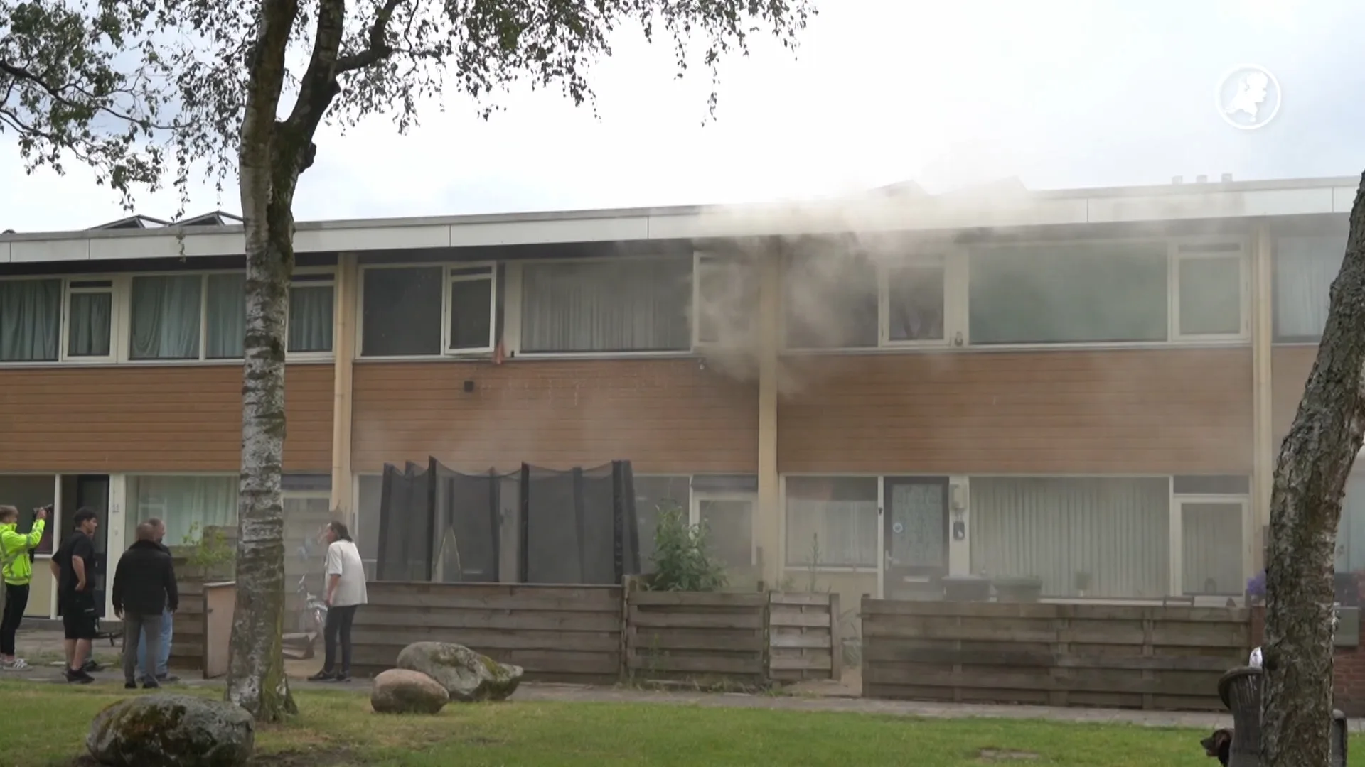 Buurtbewoner redt hond uit brandende woning