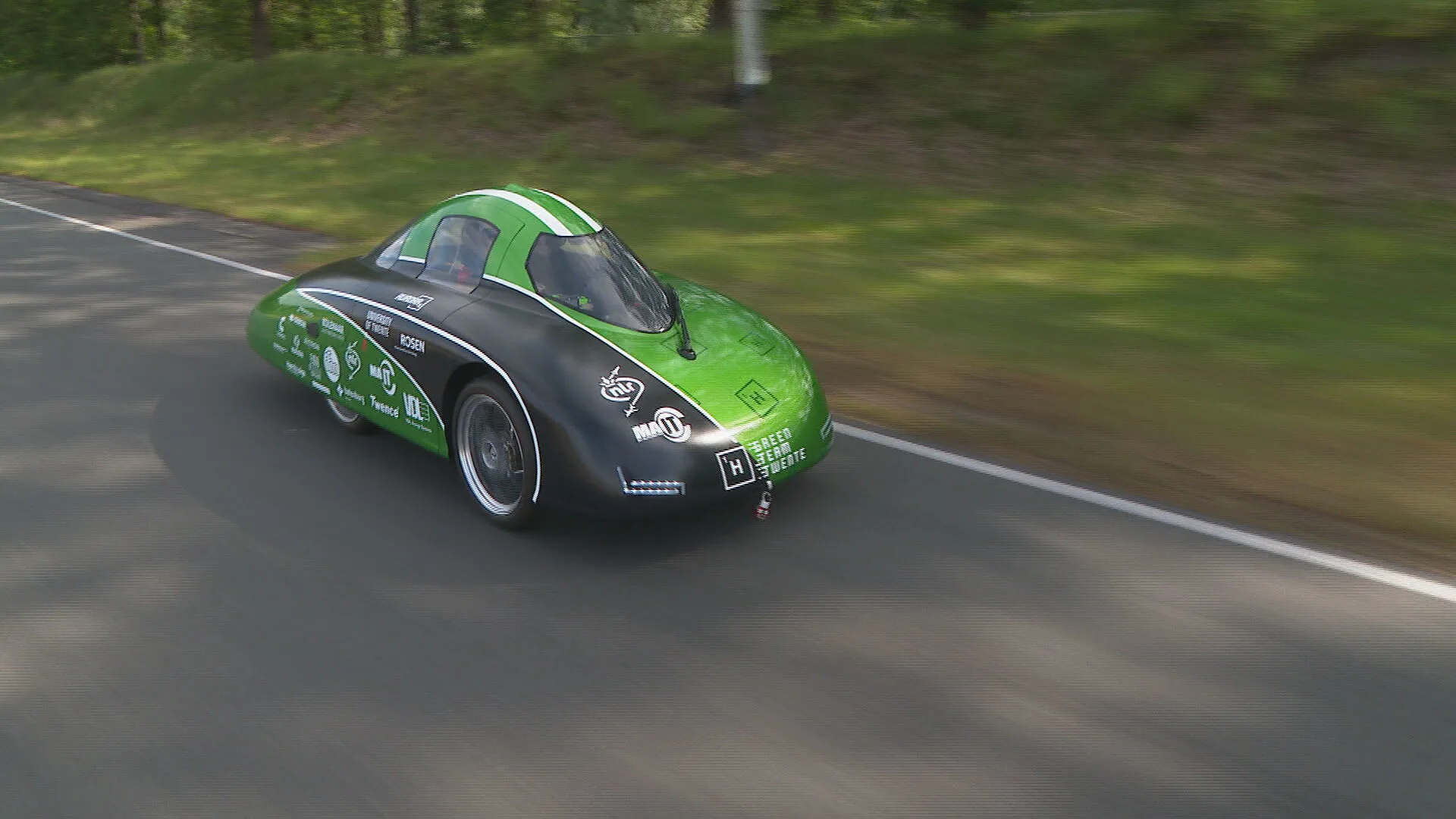 Rijden we in 2030 allemaal in een waterstofauto? Drie studententeams willen de beste maken