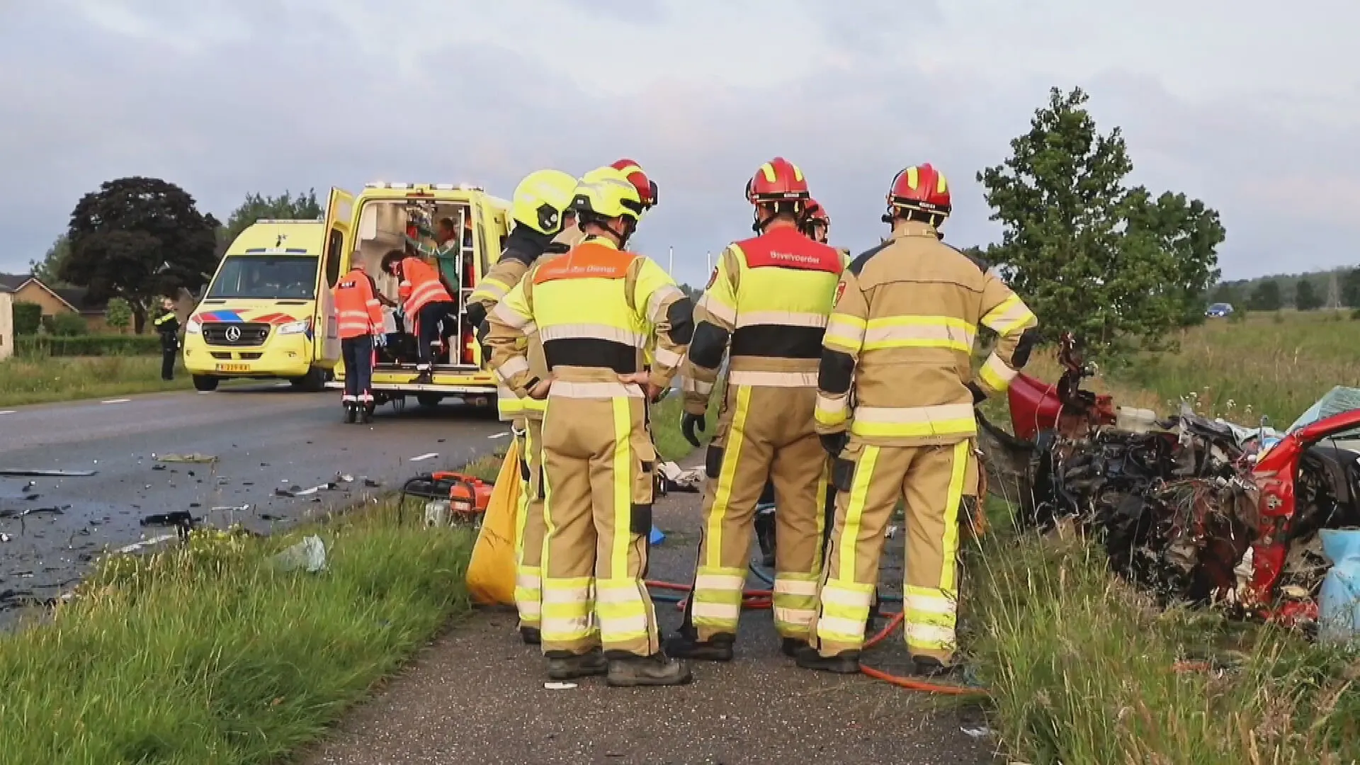 Automobilist naar ziekenhuis na ongeluk, vrachtwagenchauffeur gearresteerd
