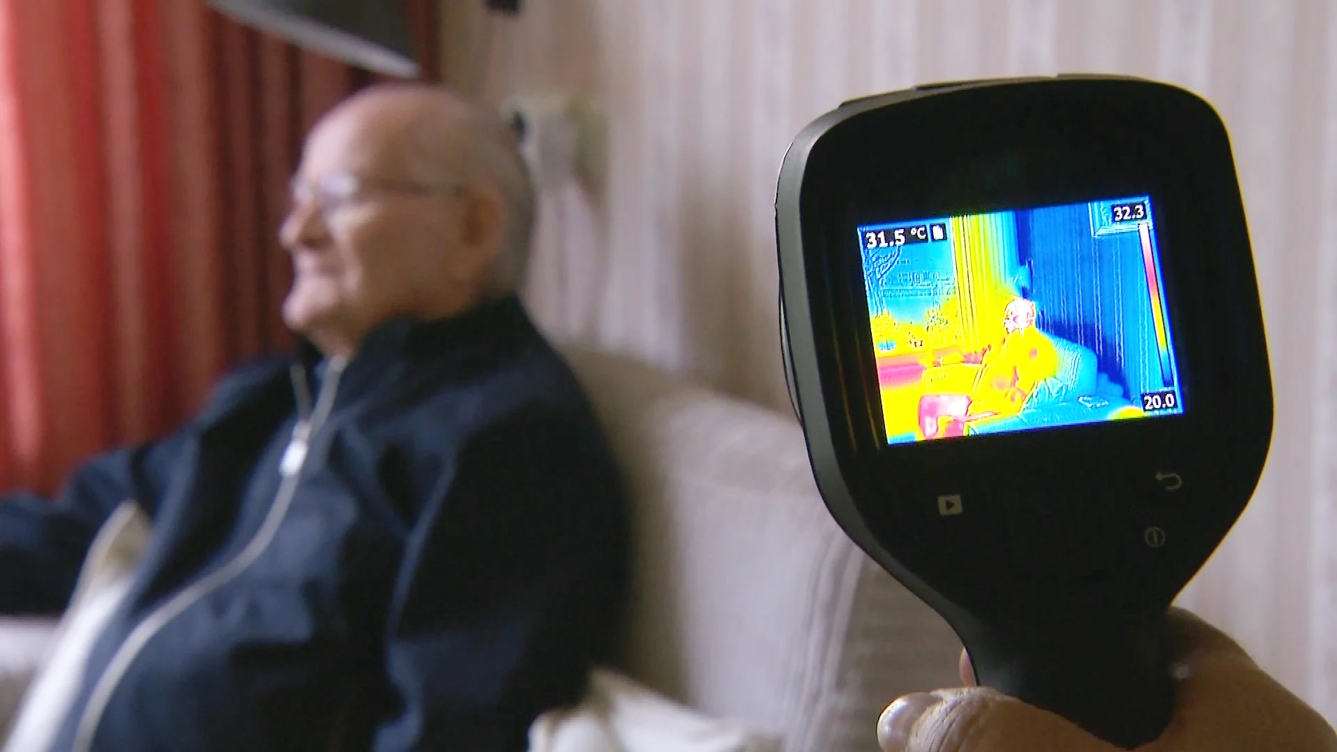 Jas aan in huis en flink stoken: senioren al jaren in kou door nalatigheid woningbouw