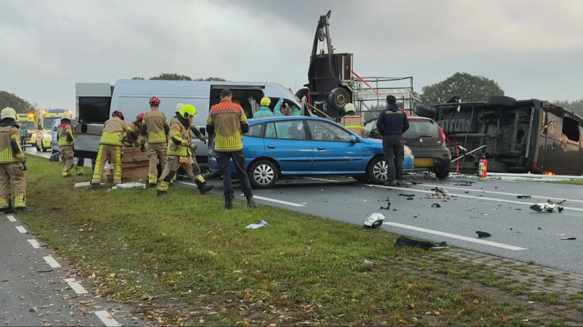 Twee zwaargewonden en grote ravage bij ongeluk in Wesepe