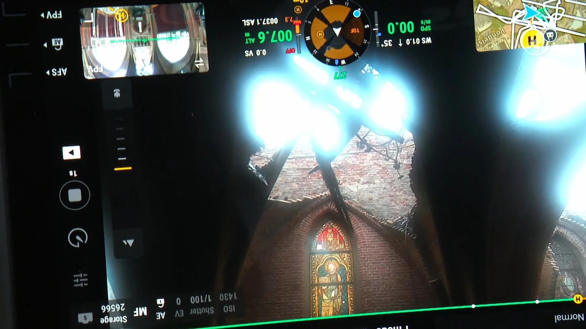 Drone brengt schade aan afgebrande Vondelkerk in beeld