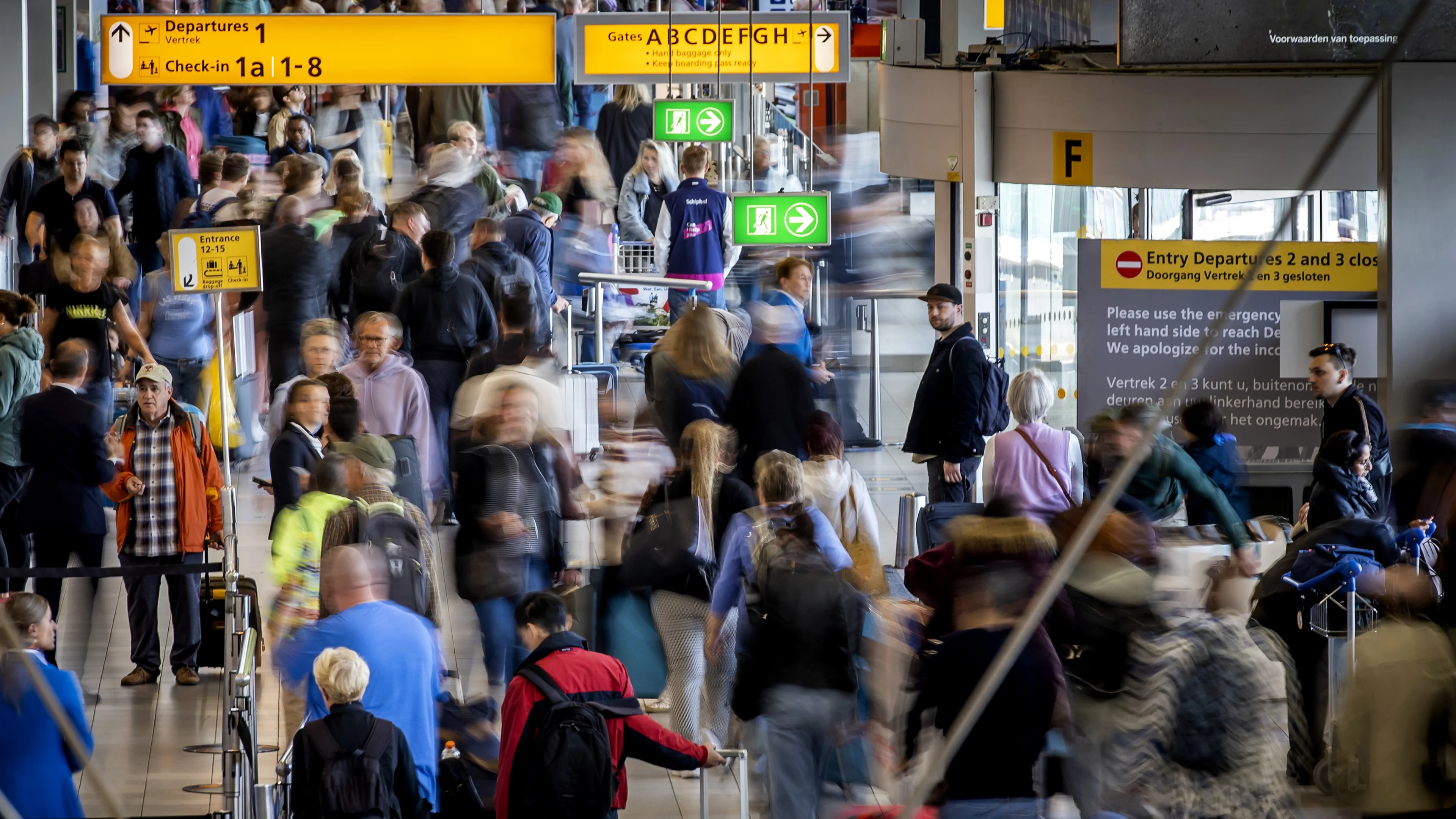 Vanaf 1 juni grootschalige acties op Schiphol om hoge werkdruk: 'Loopt volledig uit de klauwen'