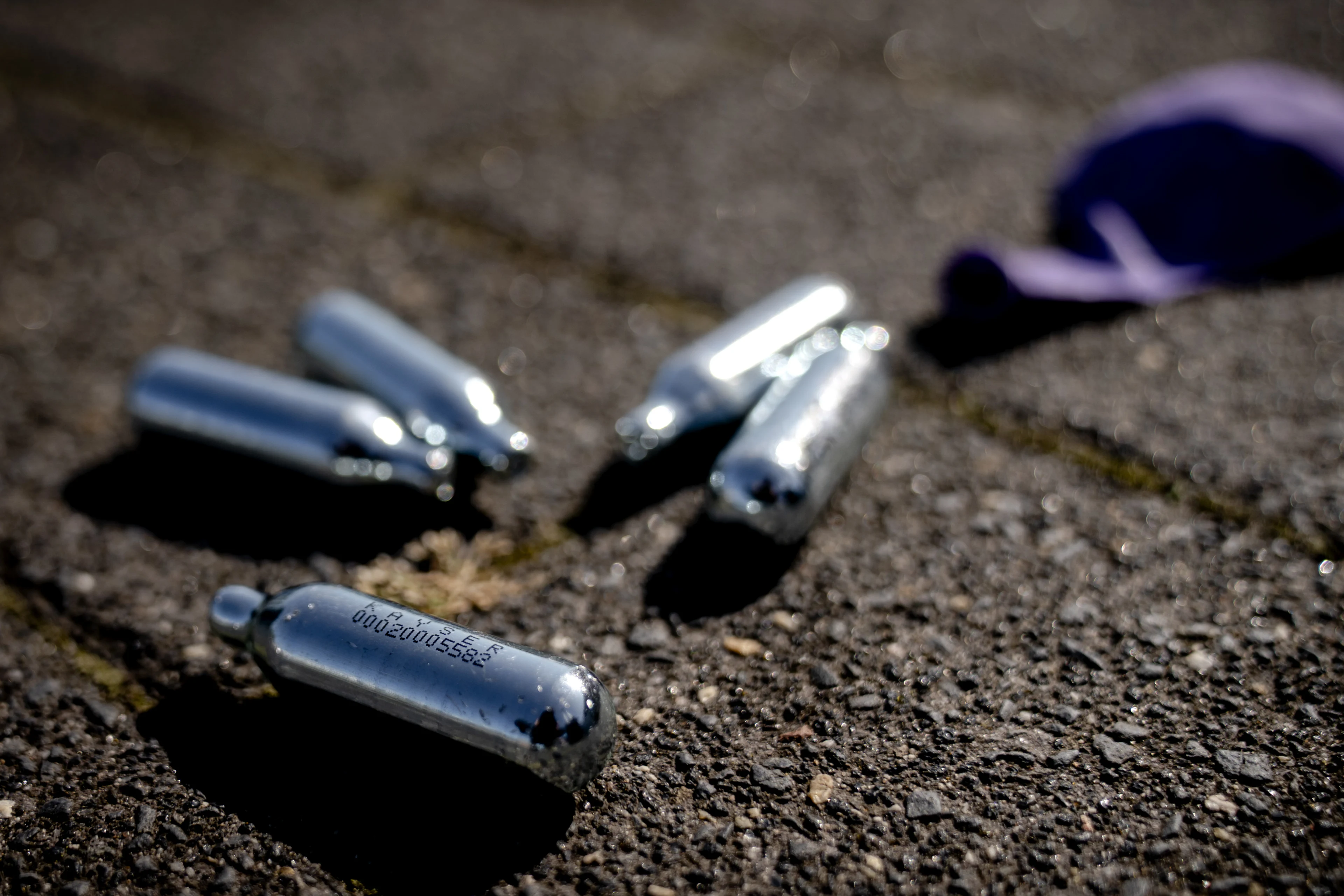 Vrouw (21) poept onder invloed van lachgas op het spoor in Eindhoven