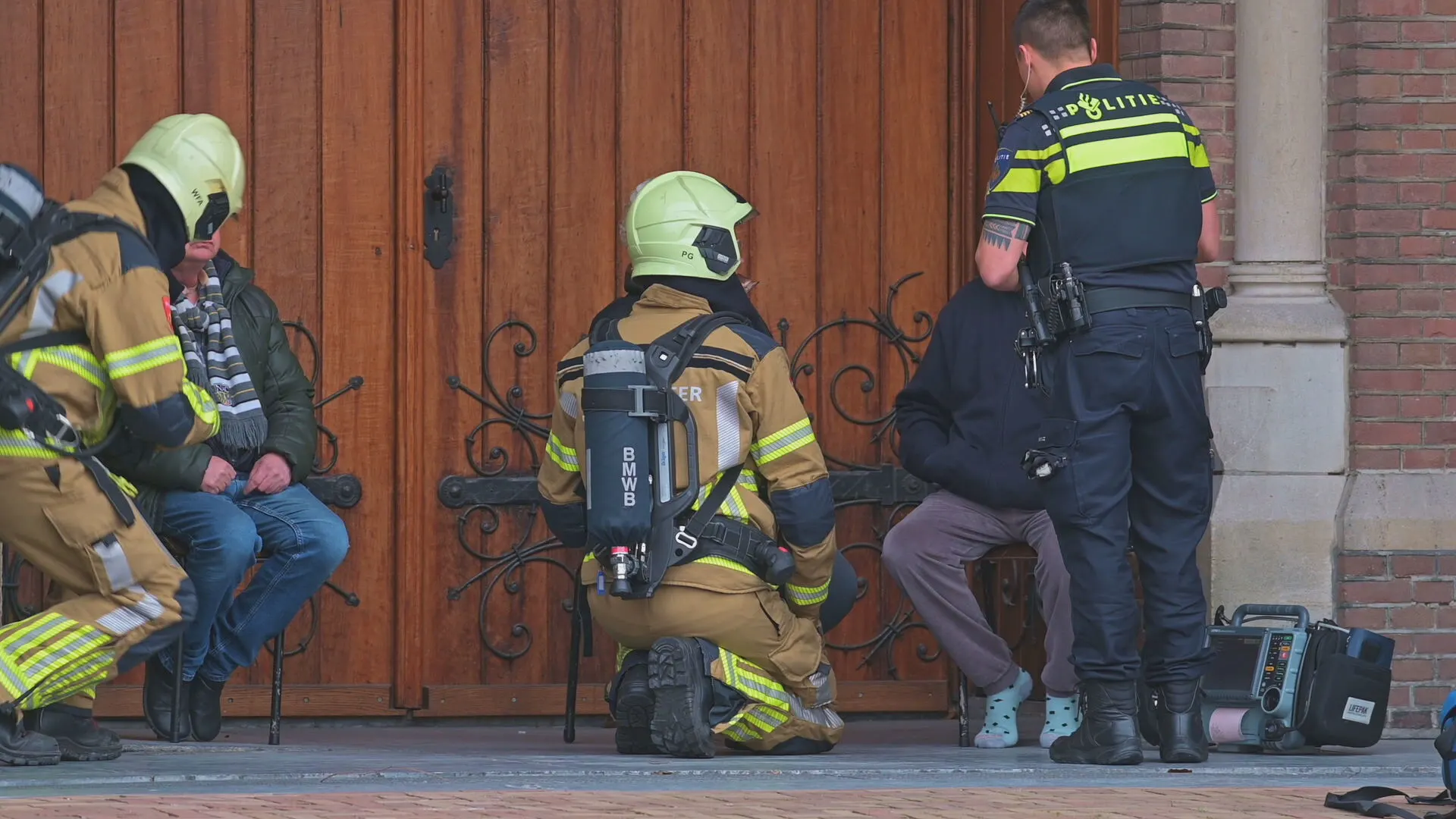Brandweer redt vijf mensen en één kat uit appartementencomplex Etten-Leur