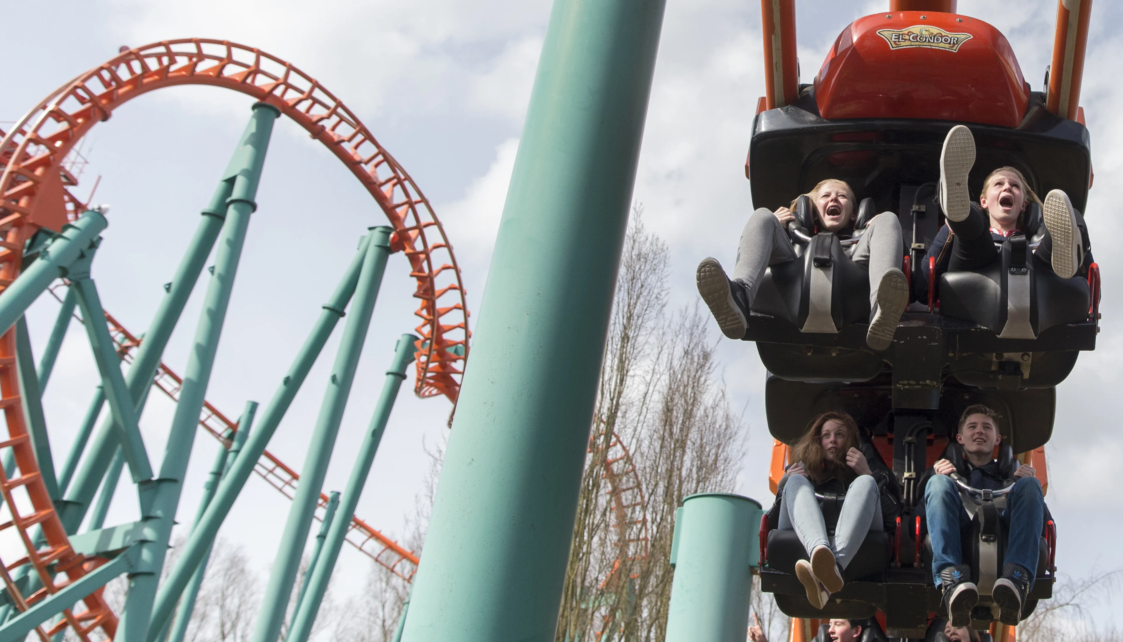Walibi en Safaripark Beekse Bergen weer open: ritjes reserveren en verplichte looprichting
