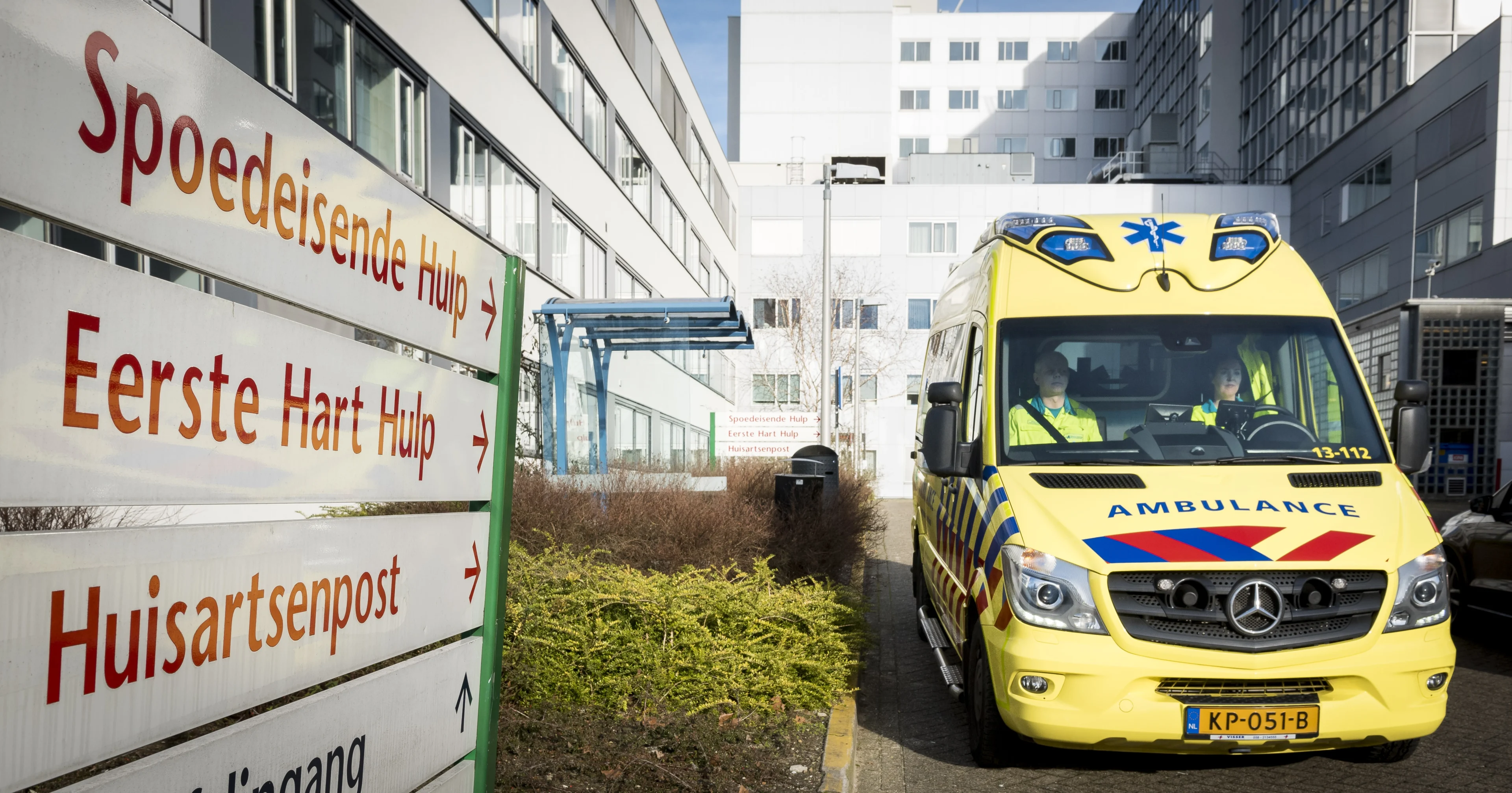 'Meer meisjes en jonge vrouwen naar eerste hulp na zelfmoordpoging'