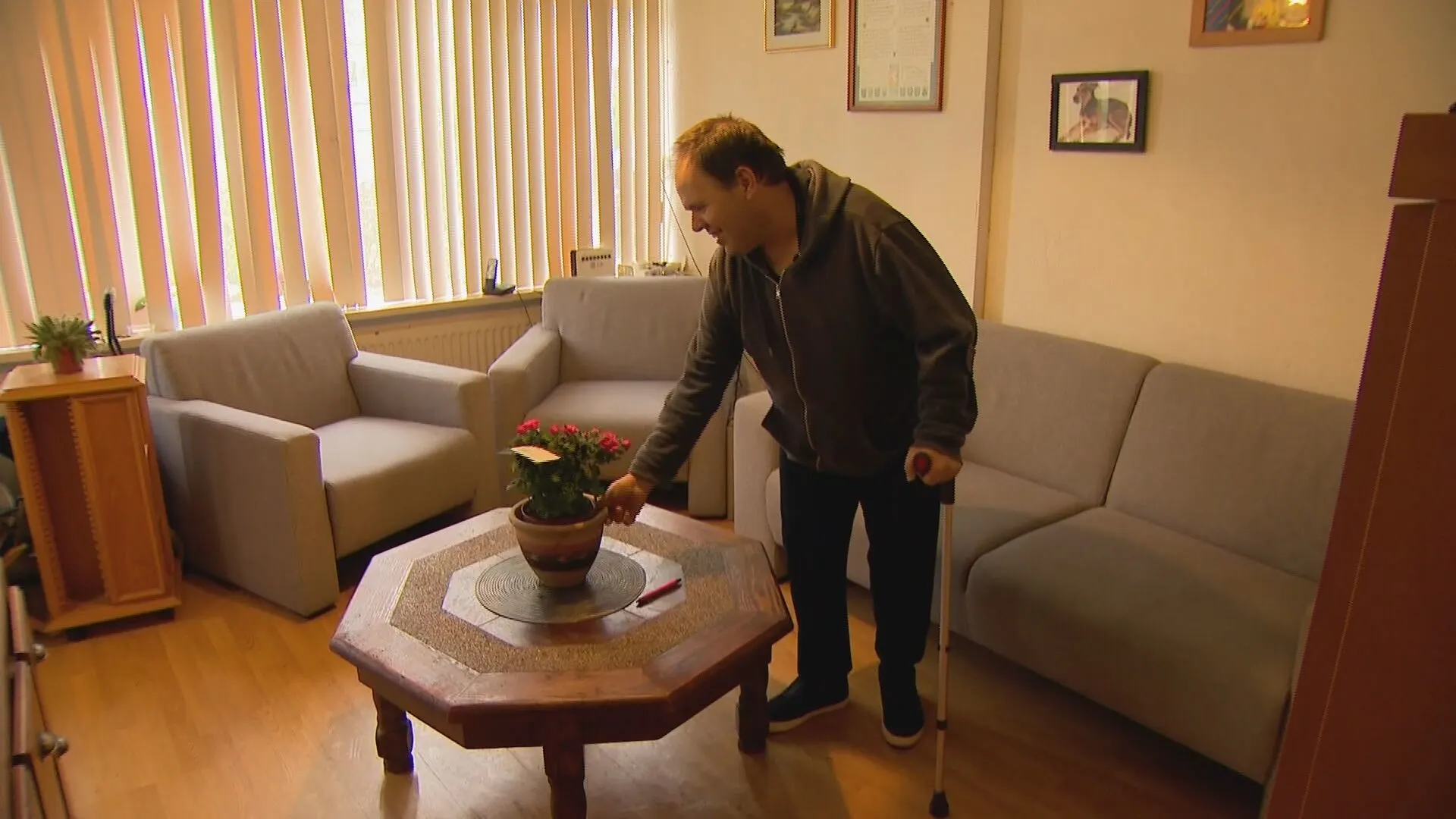 Verwaarloosd huis van verstandelijk beperkte Olaf eindelijk schoongemaakt: 'Herken het niet meer terug'