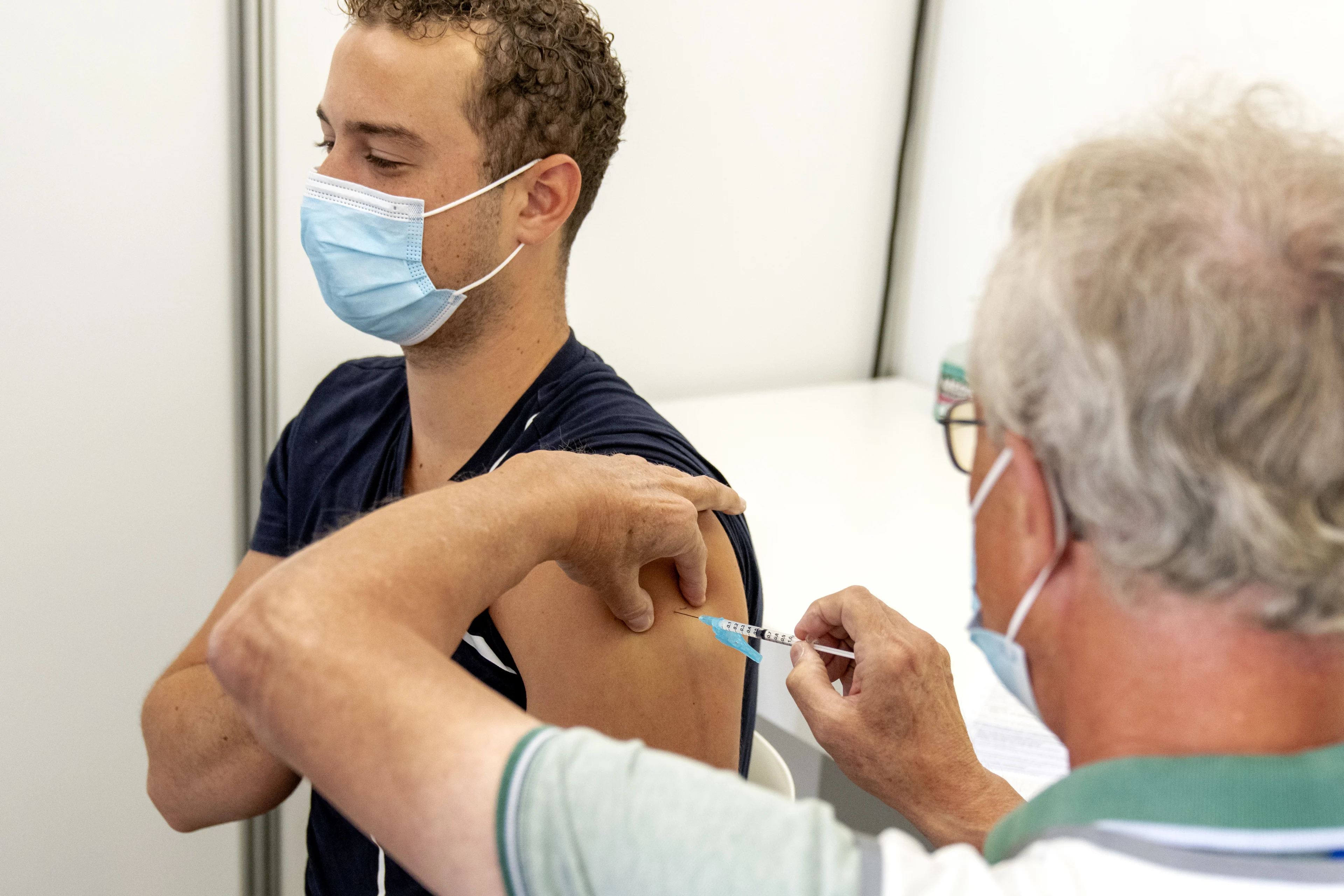 Brits onderzoek: effectiviteit vaccins daalt na verloop van tijd