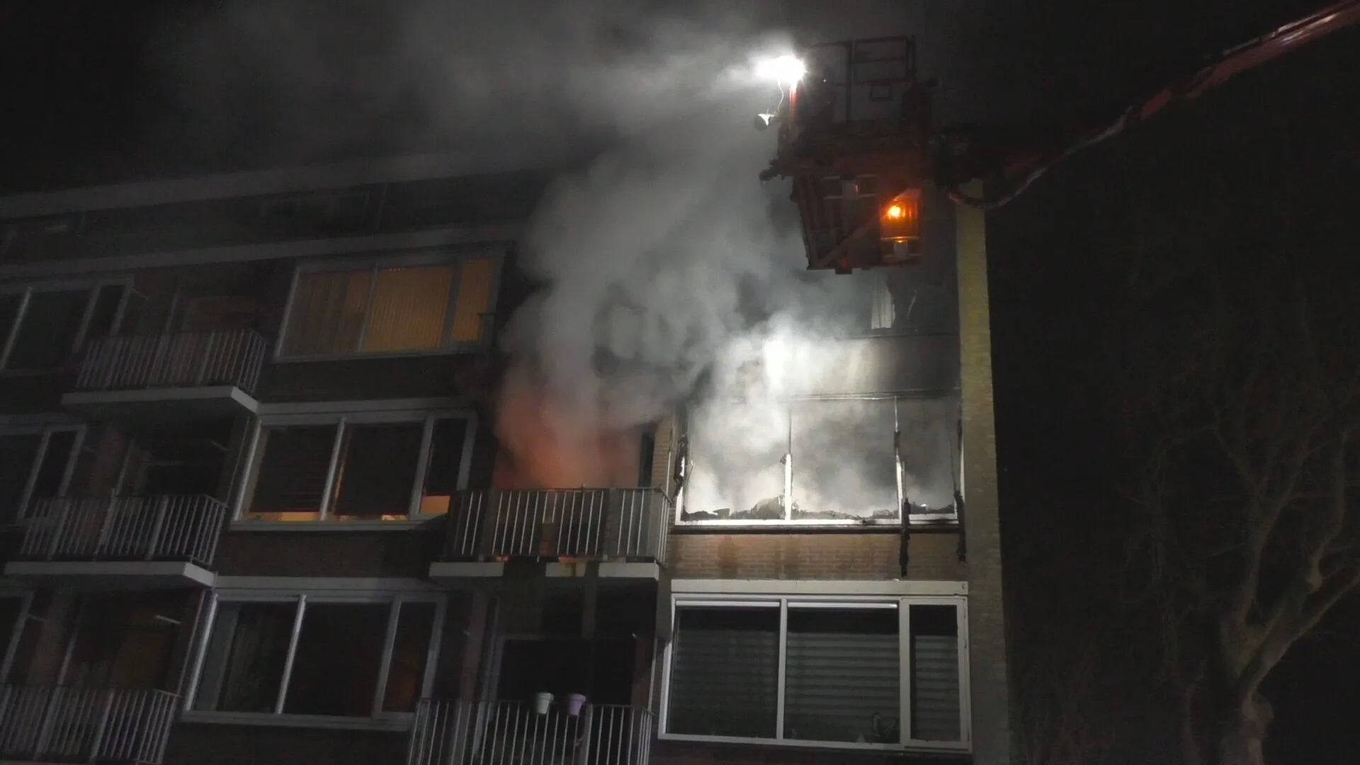 Dode door brand in woning in Hellevoetsluis